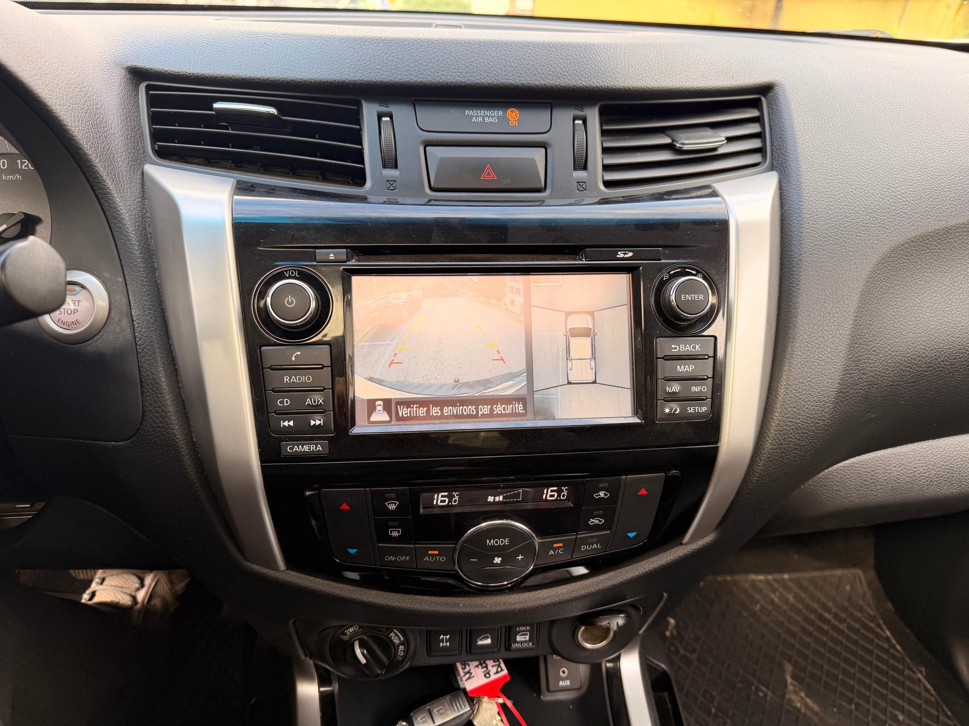 NISSAN Navara Double Cab N-Connecta 2.3 dCi 4WD Automatic-image-24