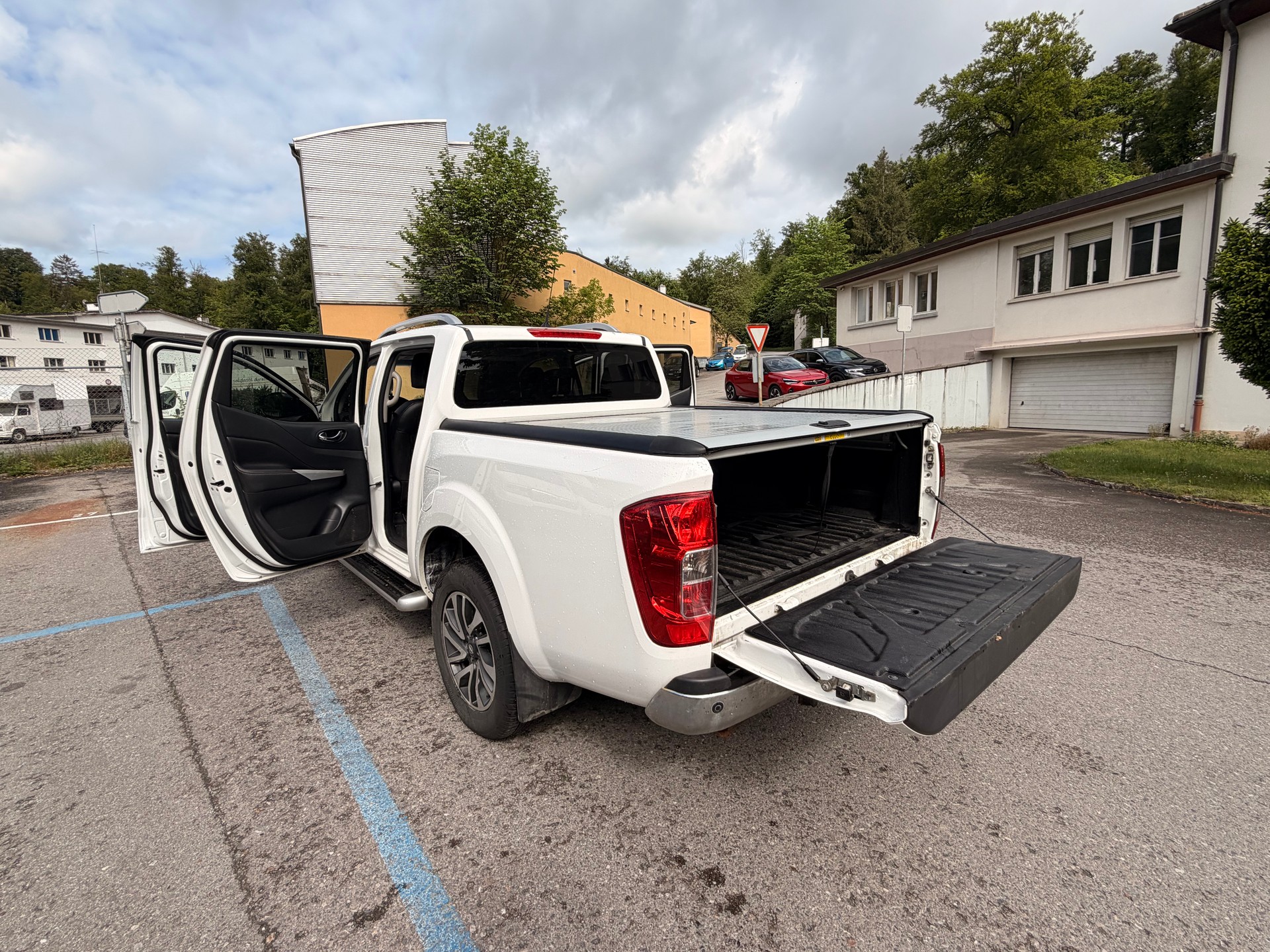 NISSAN Navara Double Cab N-Connecta 2.3 dCi 4WD Automatic-image-16