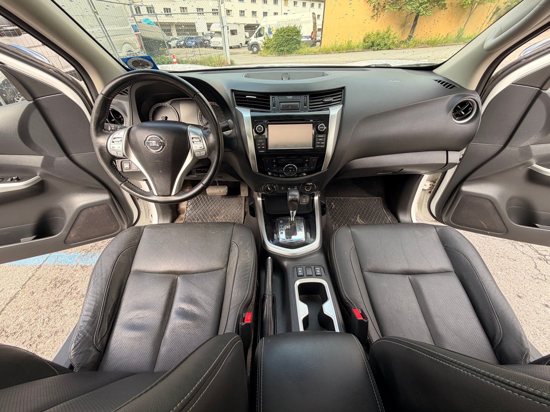 NISSAN Navara Double Cab N-Connecta 2.3 dCi 4WD Automatic-image-22