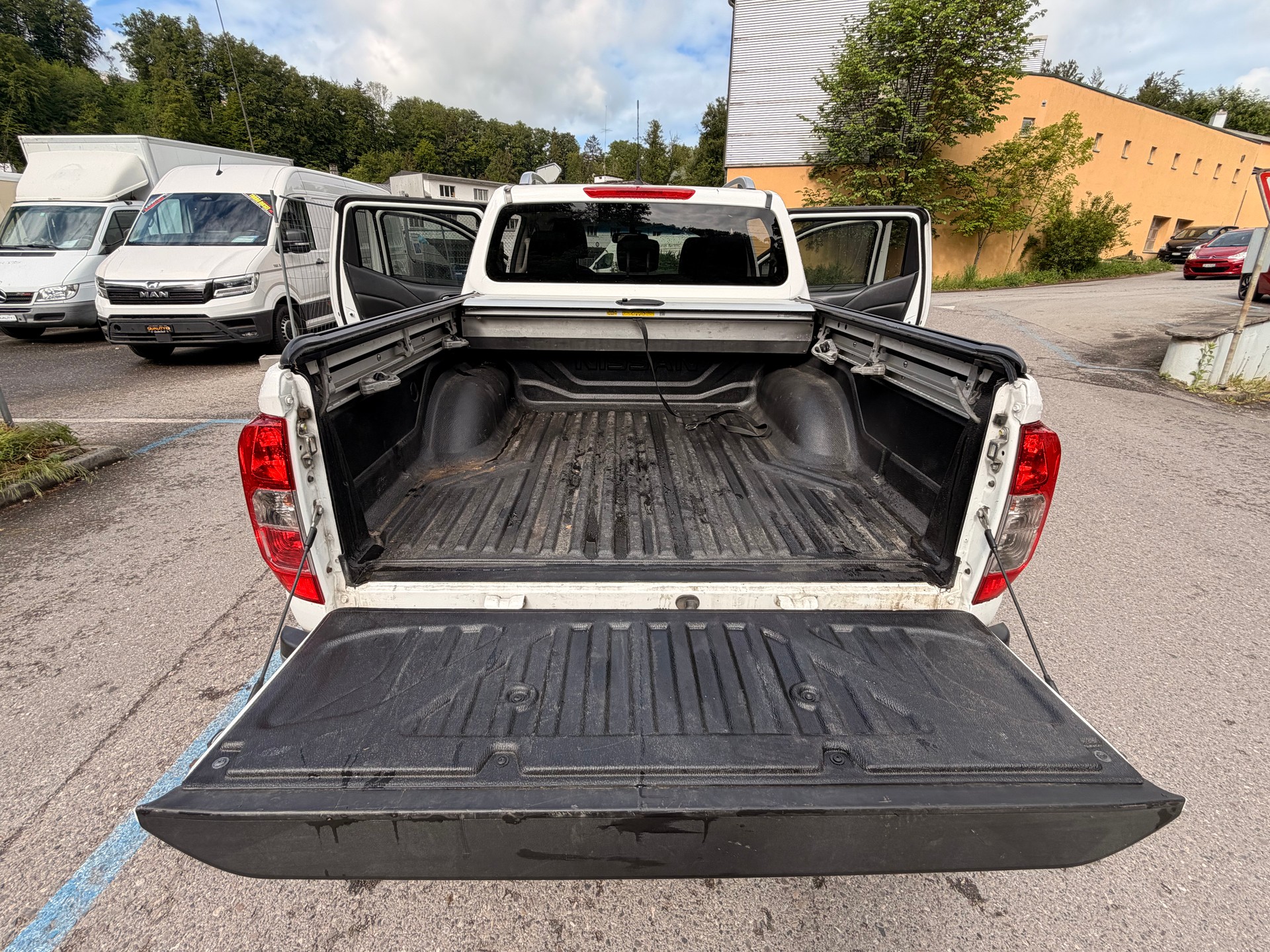 NISSAN Navara Double Cab N-Connecta 2.3 dCi 4WD Automatic-image-21