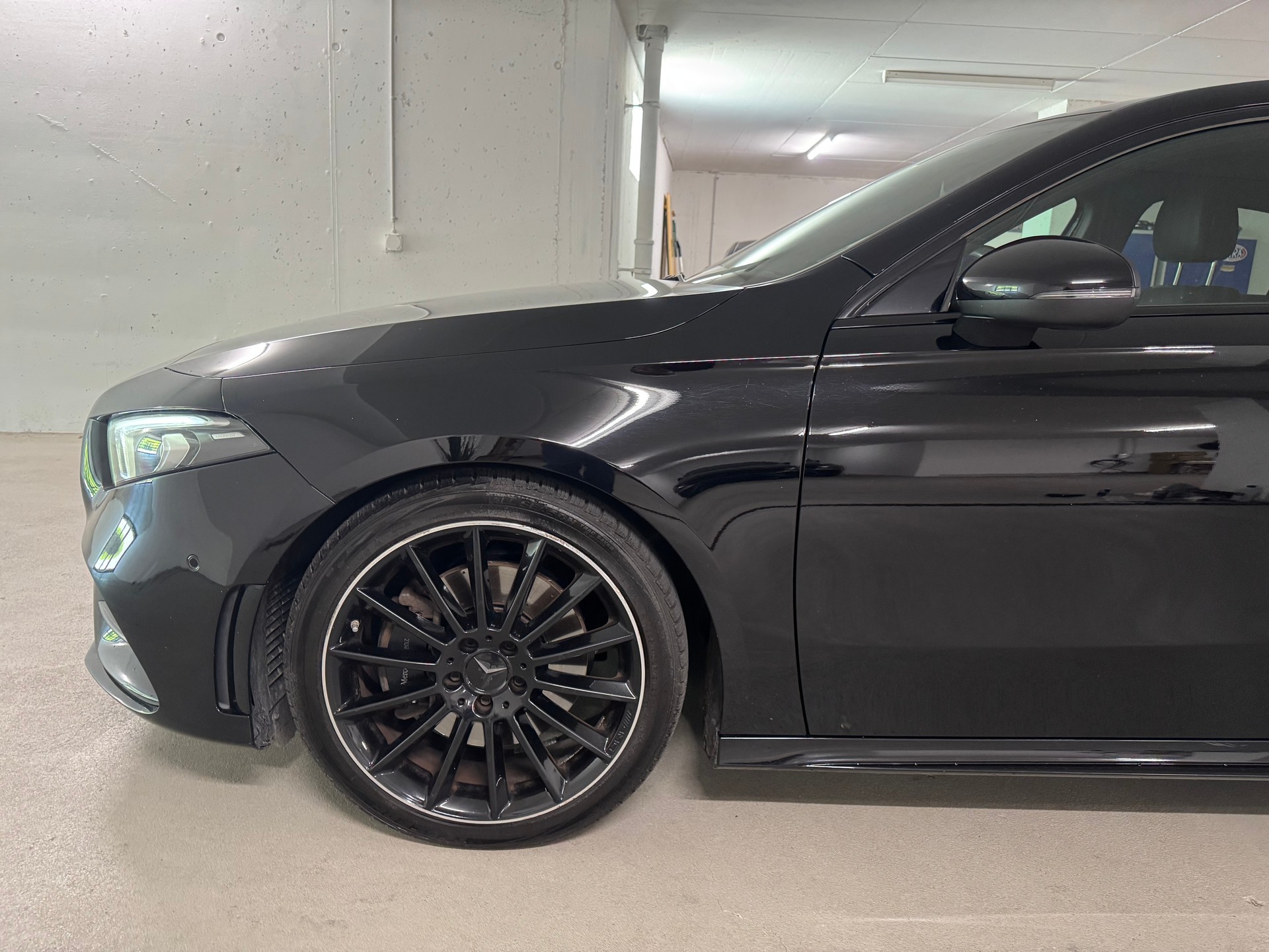 MERCEDES-BENZ A 220 AMG Line 7G-DCT 4Matic Limousine-image-7