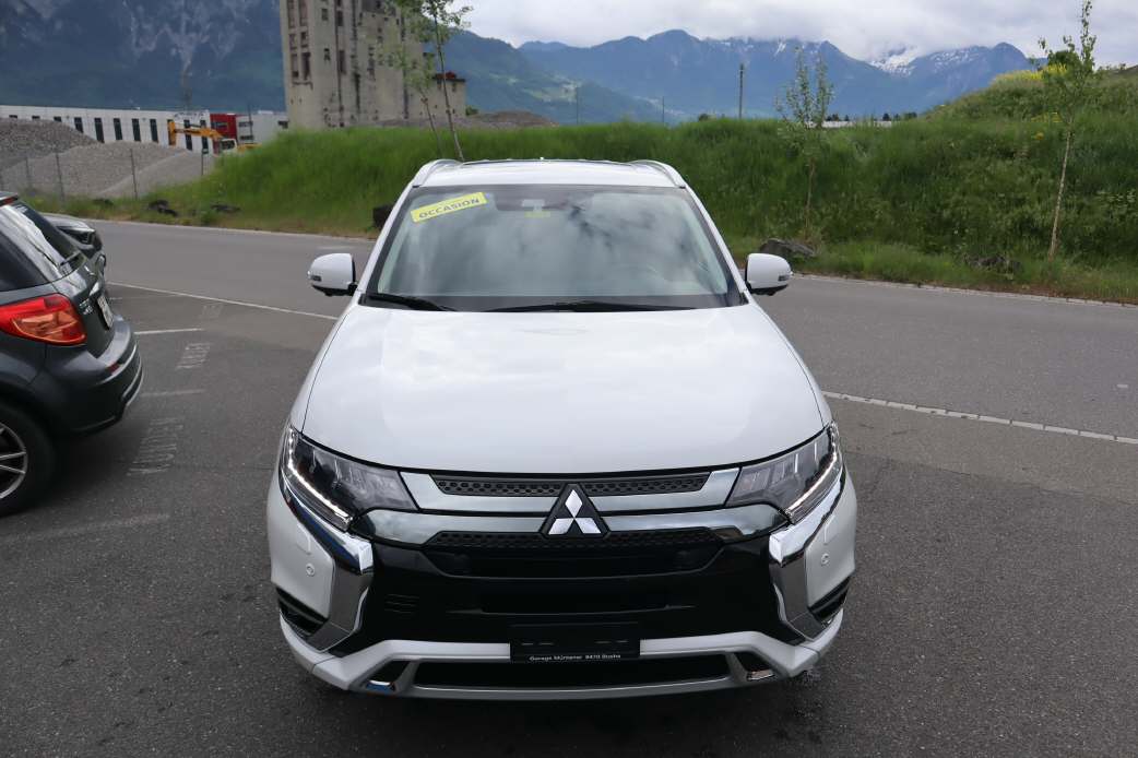 MITSUBISHI Outlander 2.4 PHEV Style-image-5