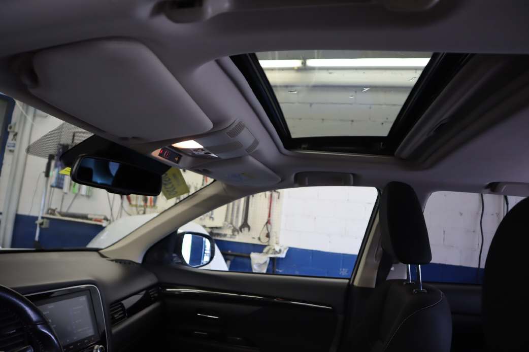 MITSUBISHI Outlander 2.4 PHEV Style-image-7