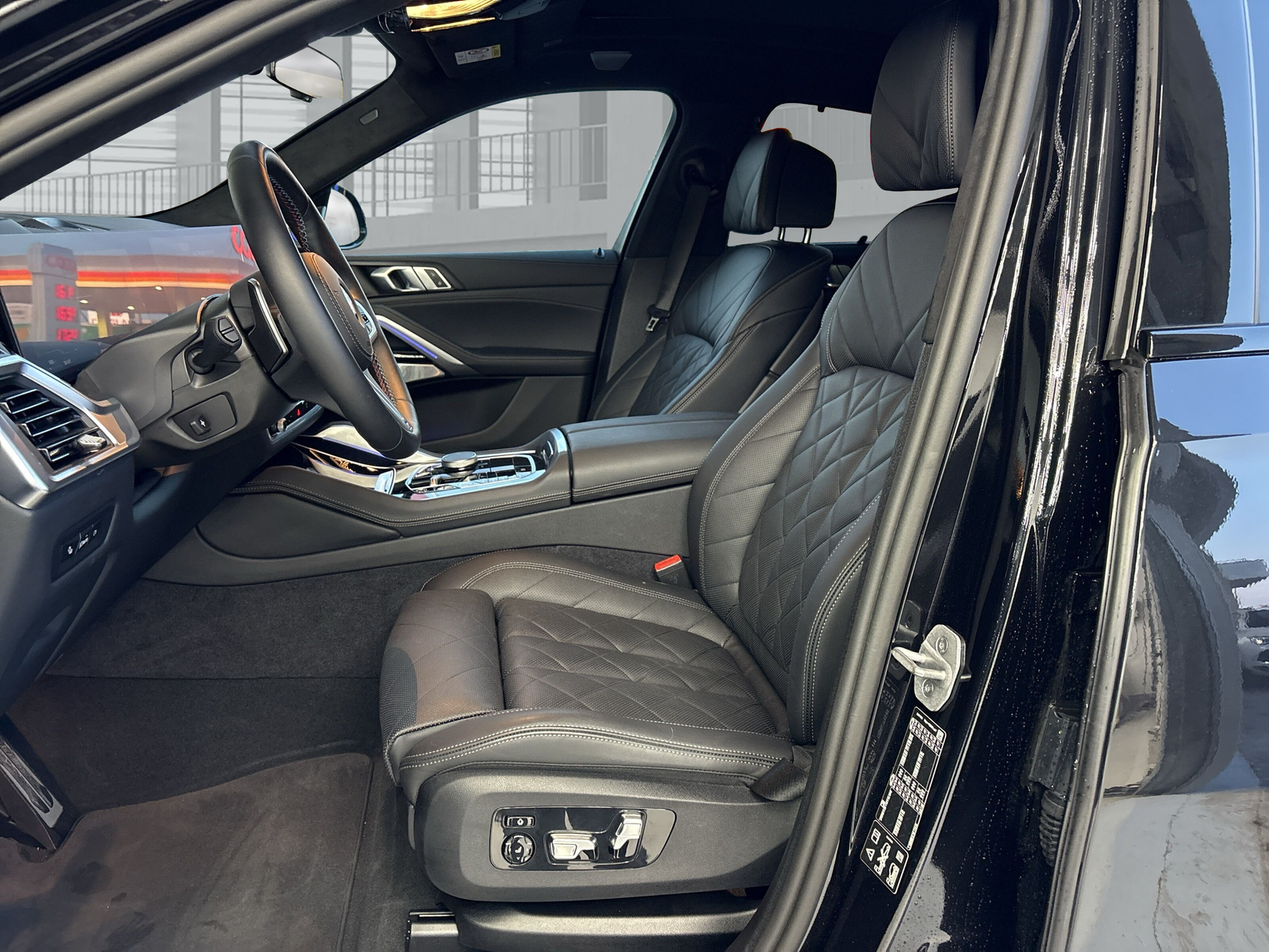 BMW X6 xDrive 48V M60i Steptronic M-Sport-image-9