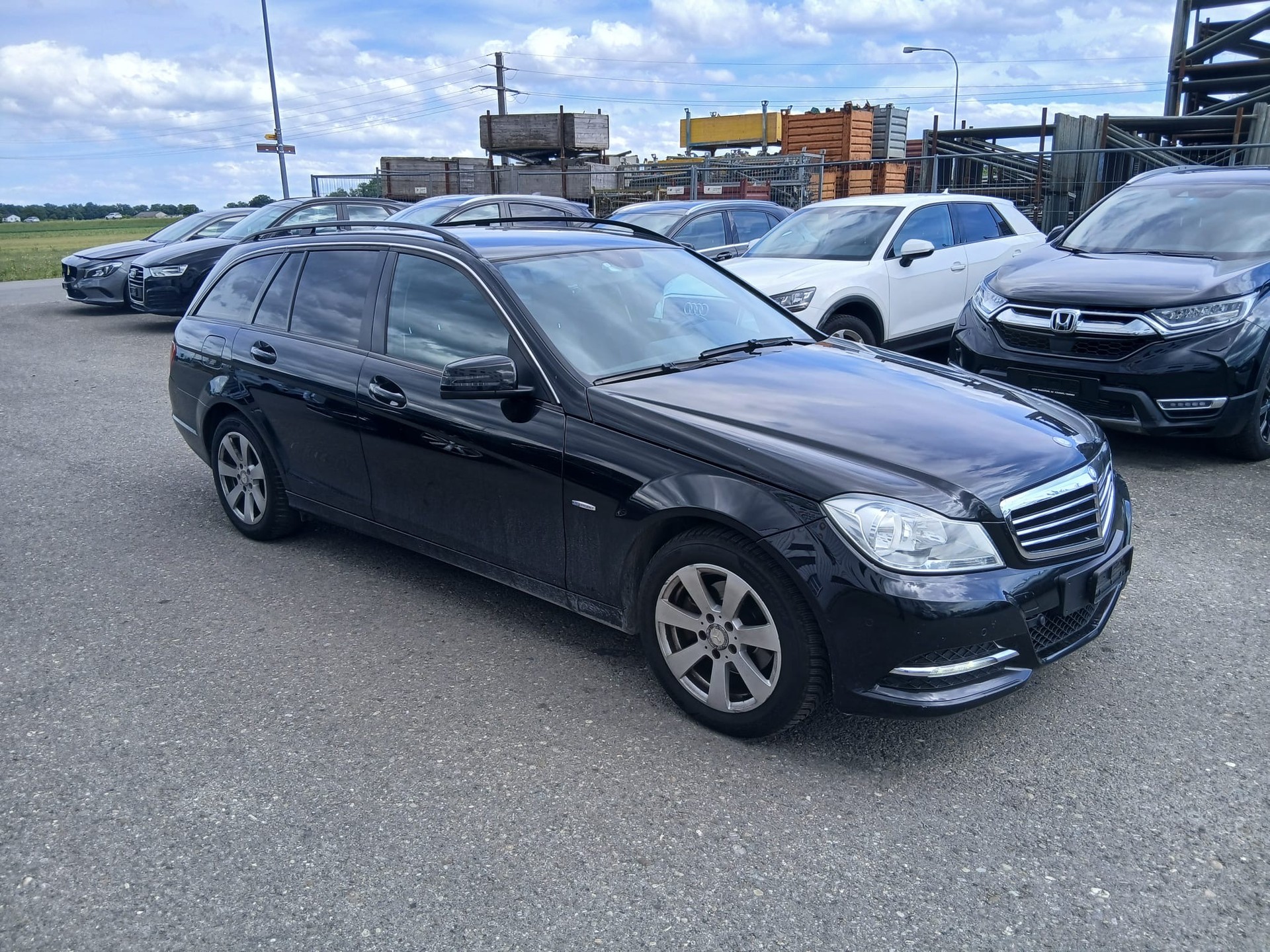 MERCEDES-BENZ C 180 CGI BlueEfficiency Avantgarde-image-1