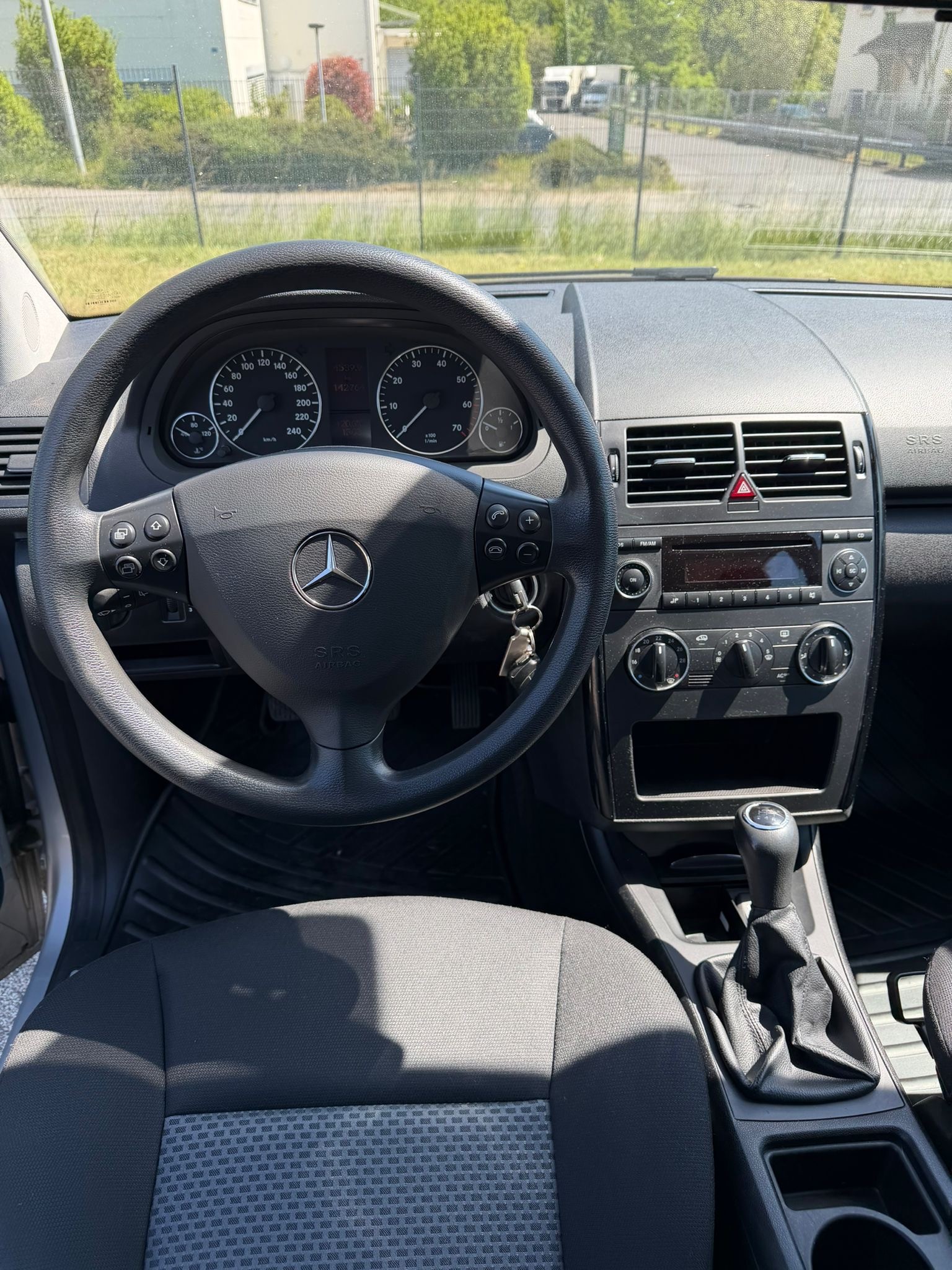 MERCEDES-BENZ A 150 Classic-showroom-element-2