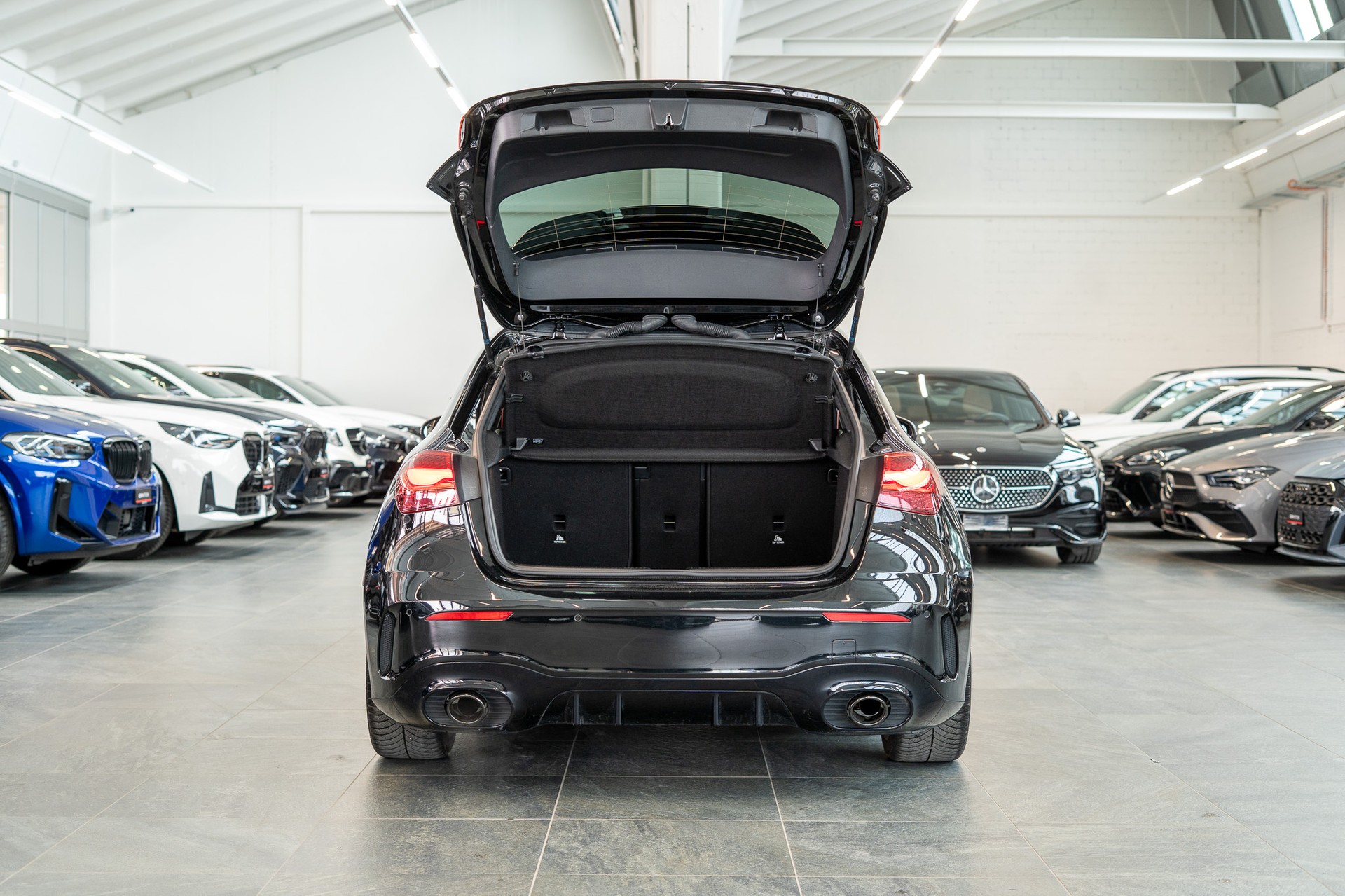 MERCEDES-BENZ A 35 AMG 4matic / Facelift / el.Sportsitze / Rückfahrkamera-image-6