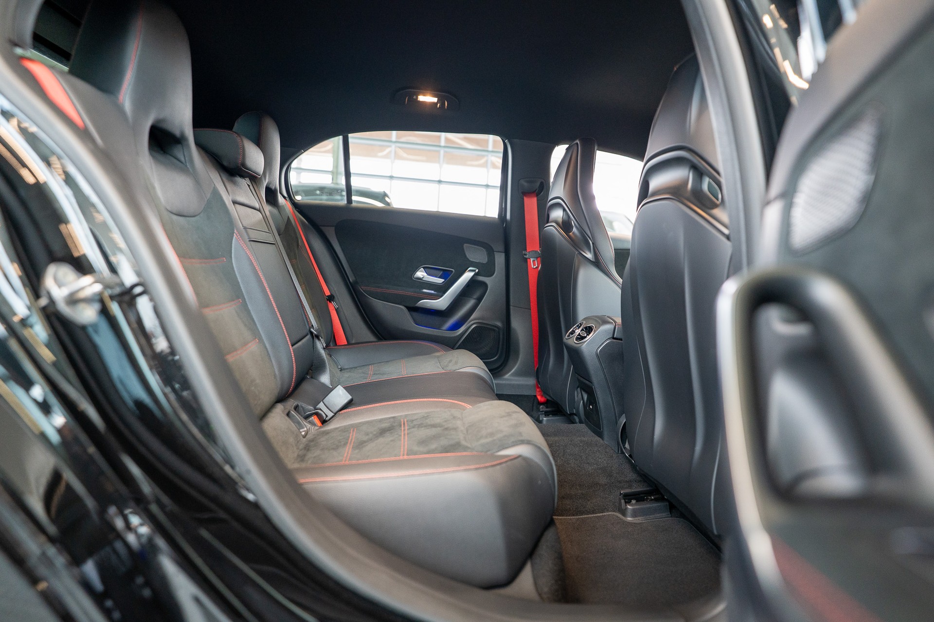 MERCEDES-BENZ A 35 AMG 4matic / Facelift / el.Sportsitze / Rückfahrkamera-image-13