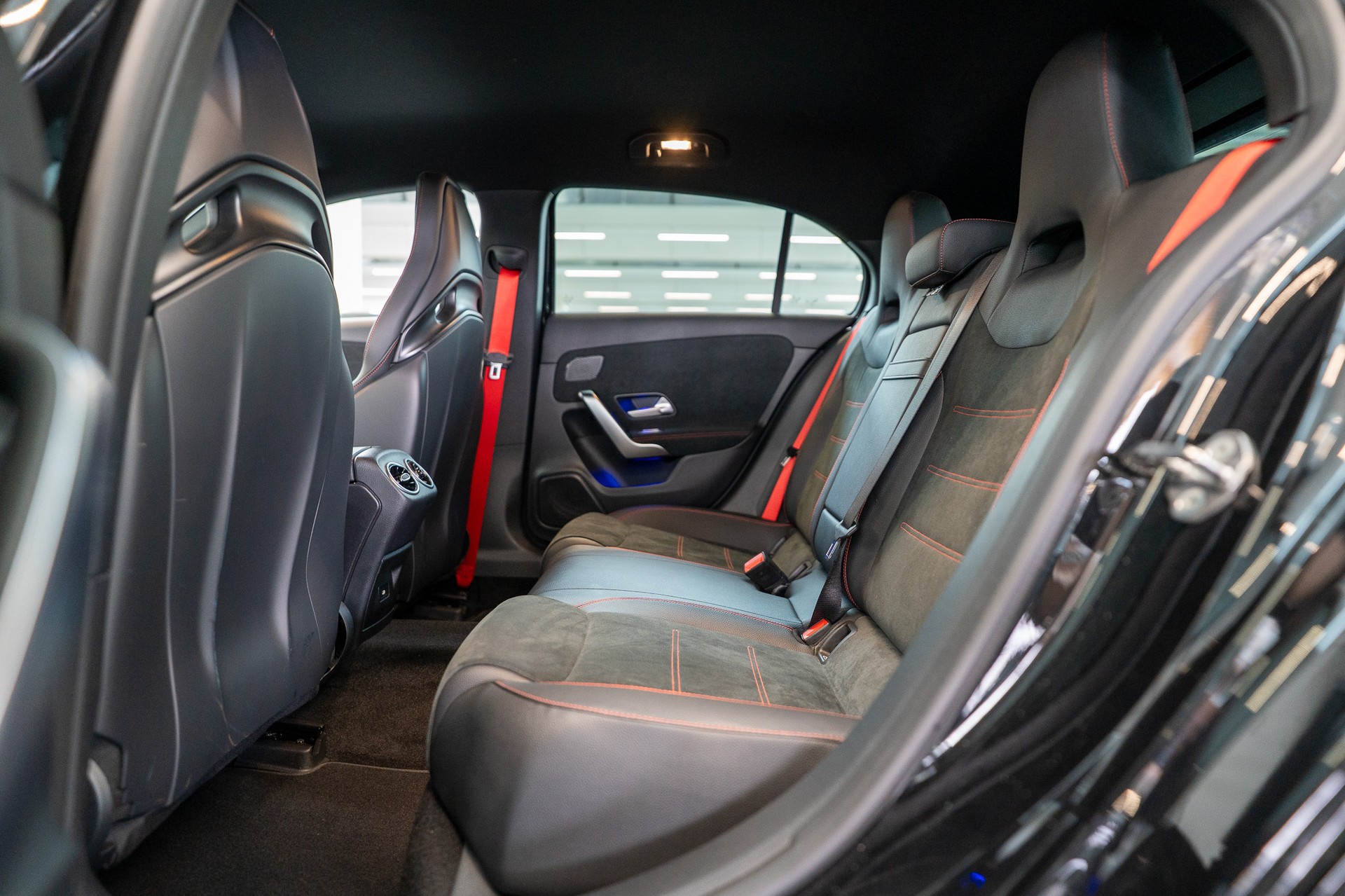 MERCEDES-BENZ A 35 AMG 4matic / Facelift / el.Sportsitze / Rückfahrkamera-image-12