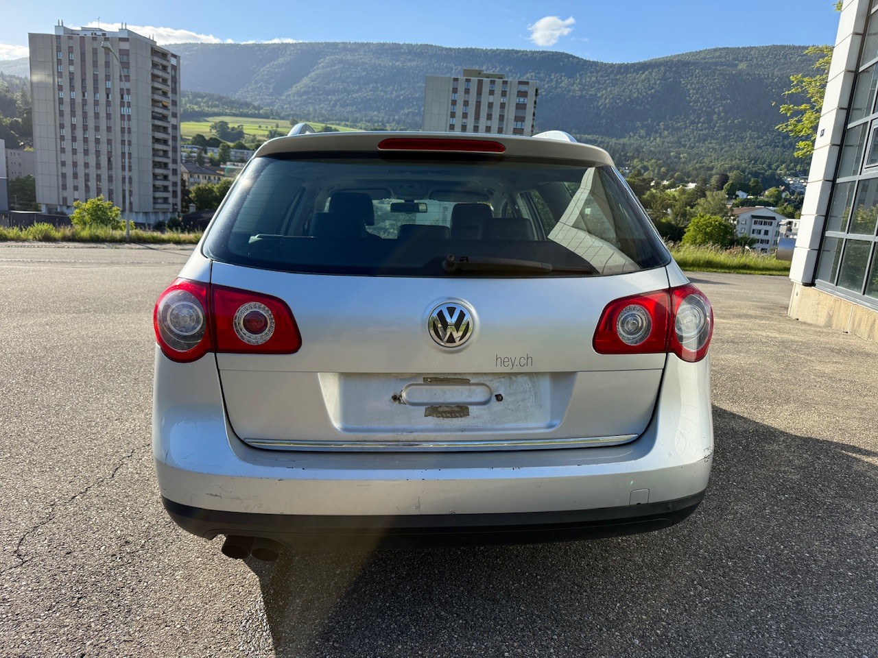 VW Passat Variant 2.0T FSI Highline-image-5