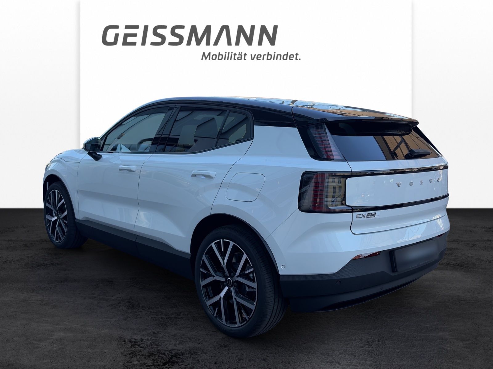 VOLVO EX30 E60 Twin Ultra Performance AWD-image-4
