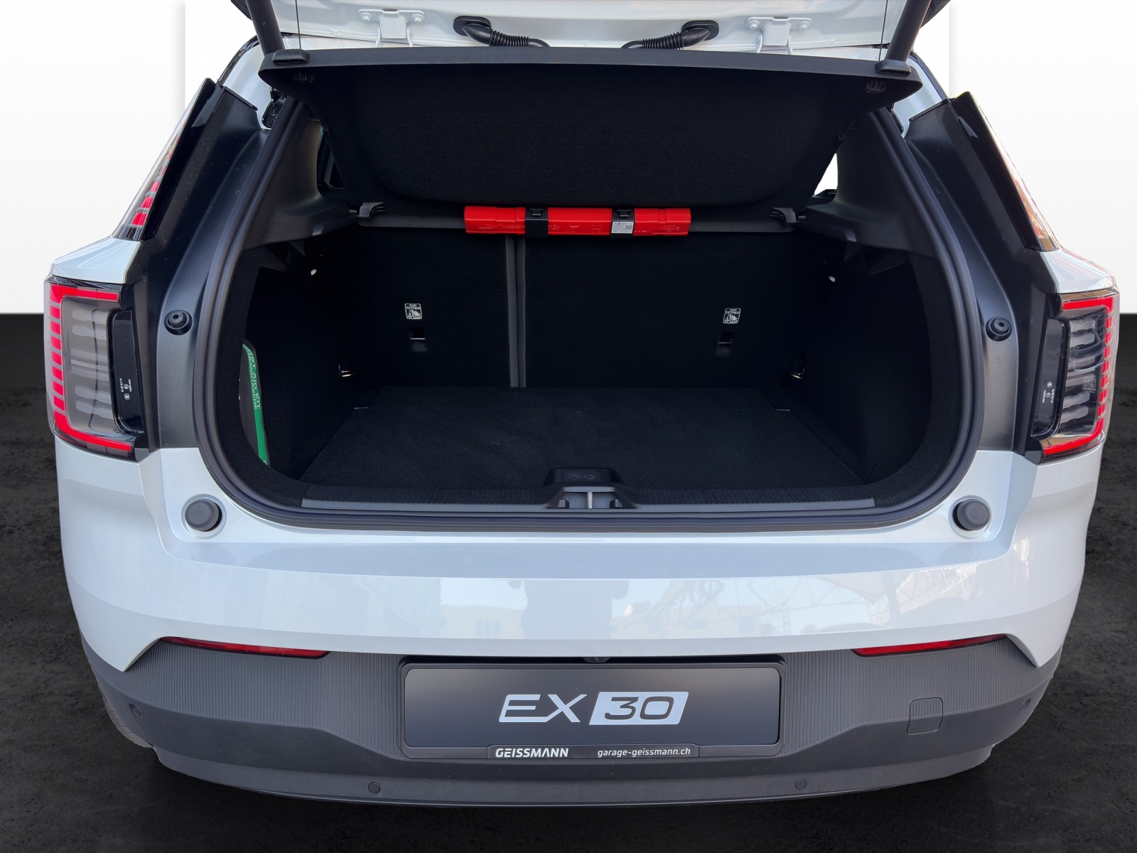 VOLVO EX30 E60 Twin Ultra Performance AWD-image-18