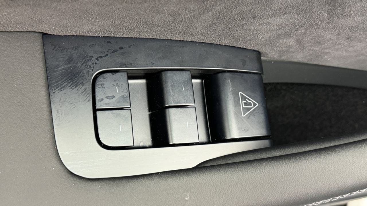 TESLA Model 3 Long Range Dual Motor AWD-image-8