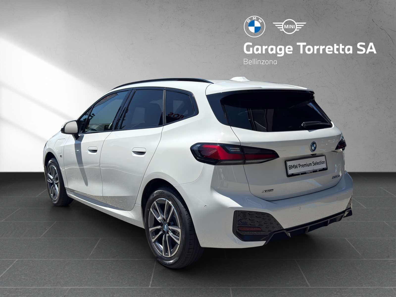 BMW 225e xDrive Active Tourer-showroom-element-2