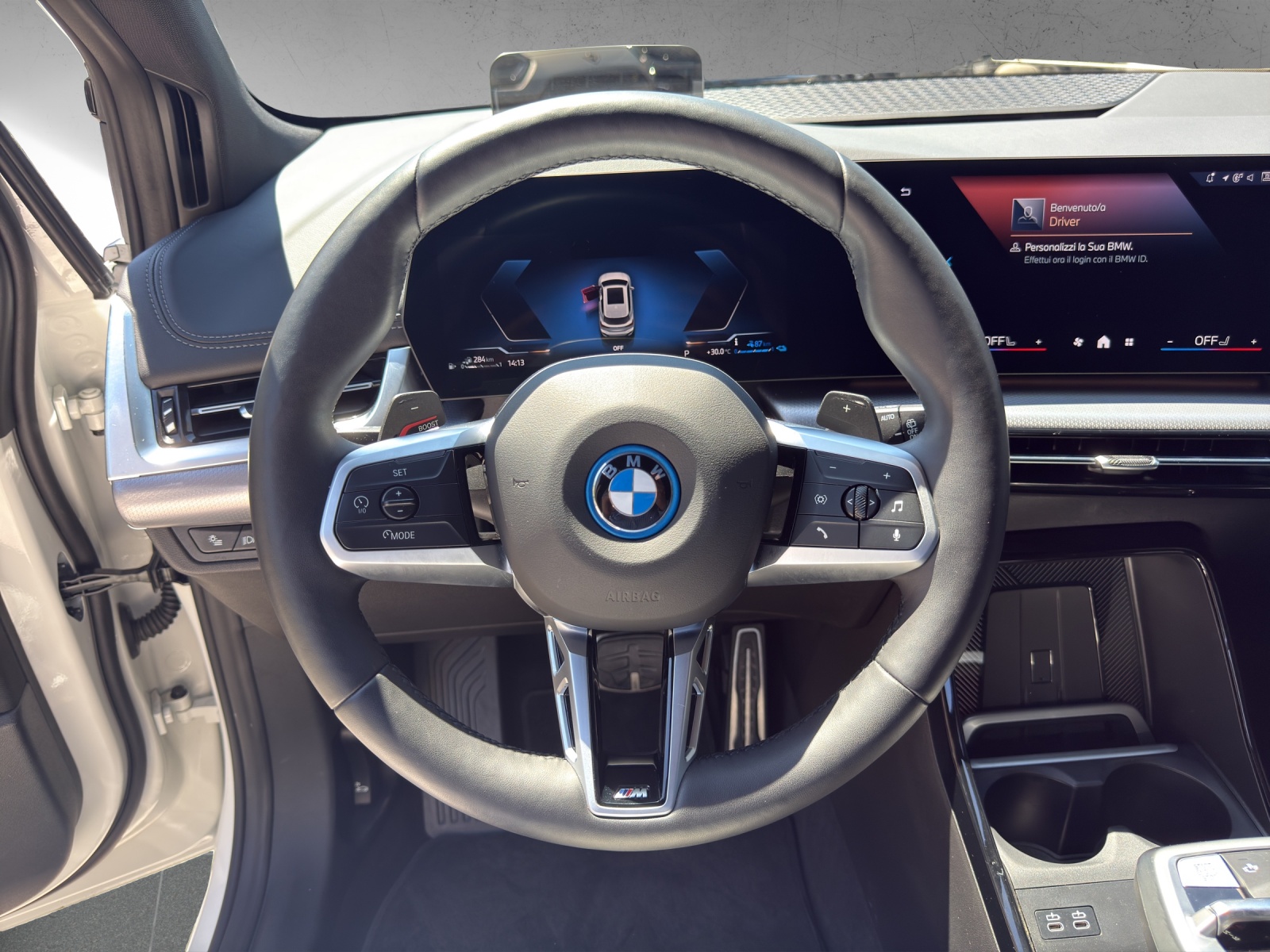 BMW 225e xDrive Active Tourer-image-12