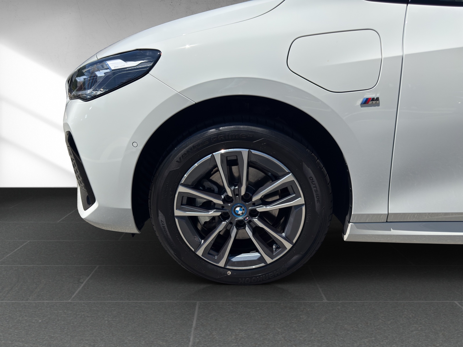 BMW 225e xDrive Active Tourer-image-8