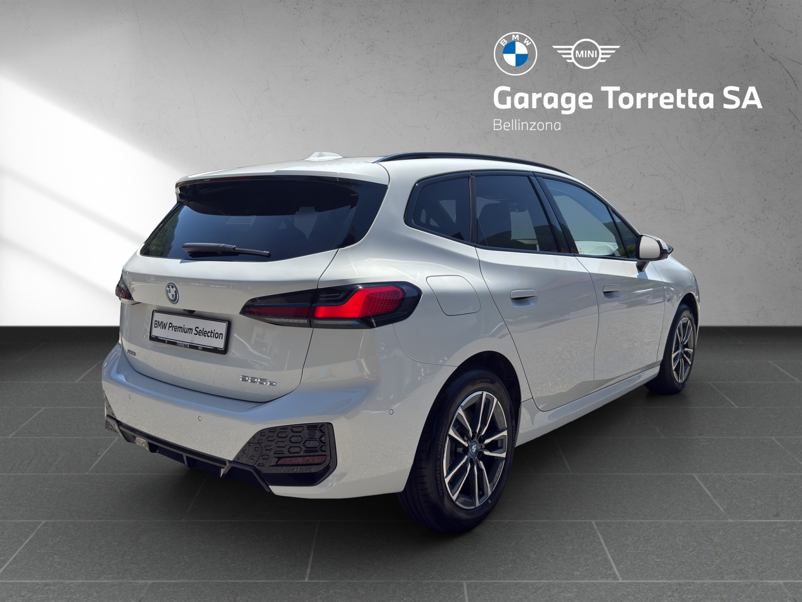 BMW 225e xDrive Active Tourer-image-4