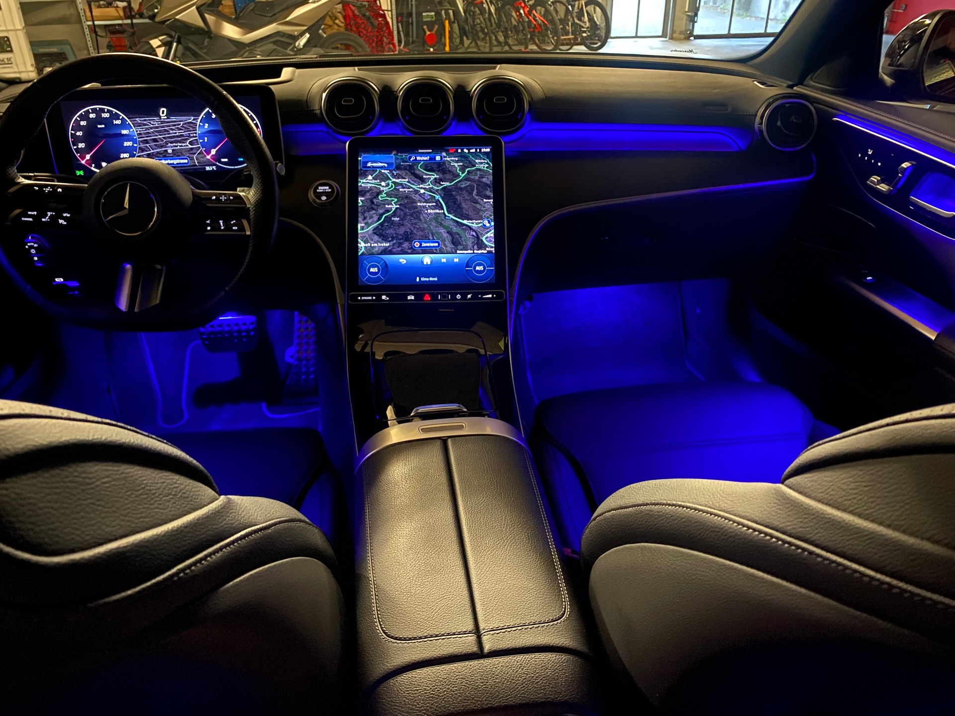 MERCEDES-BENZ C 300 4 Matic AMG Line Kombi noch 2 Jahre MB Garantie-image-9