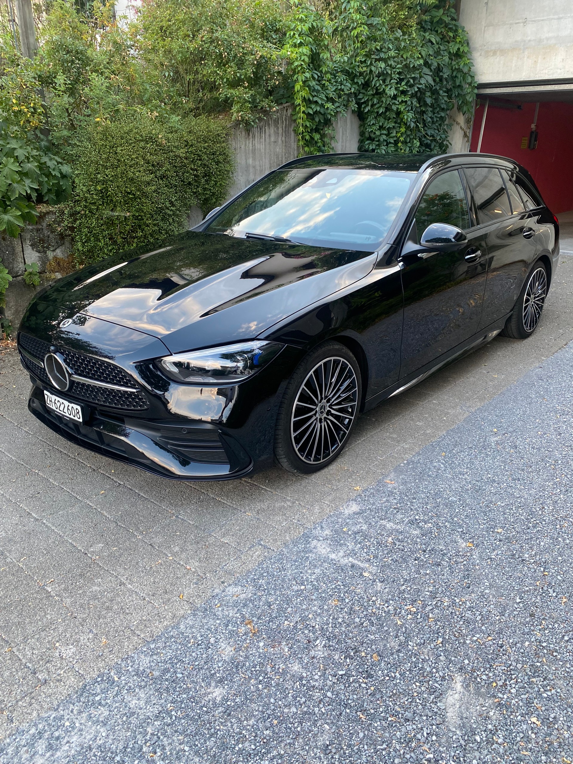 MERCEDES-BENZ C 300 4 Matic AMG Line Kombi noch 2 Jahre MB Garantie