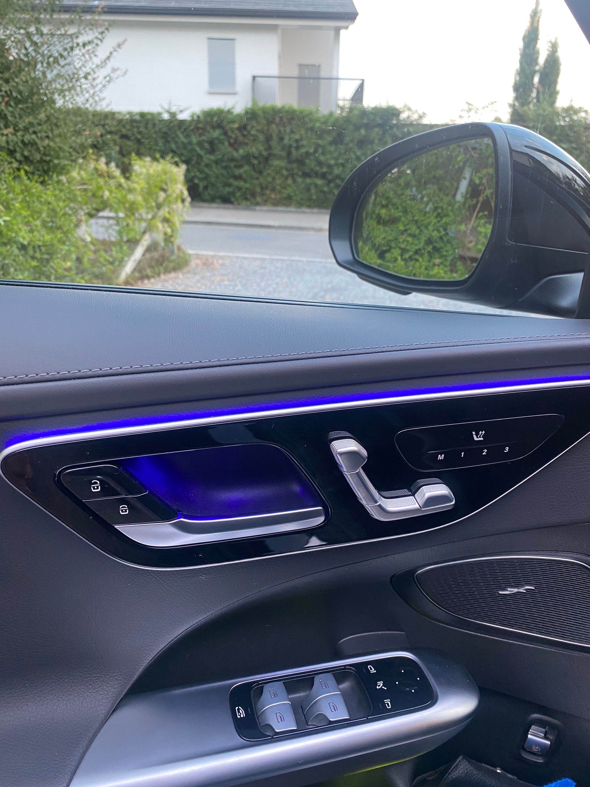 MERCEDES-BENZ C 300 4 Matic AMG Line Kombi noch 2 Jahre MB Garantie-image-3