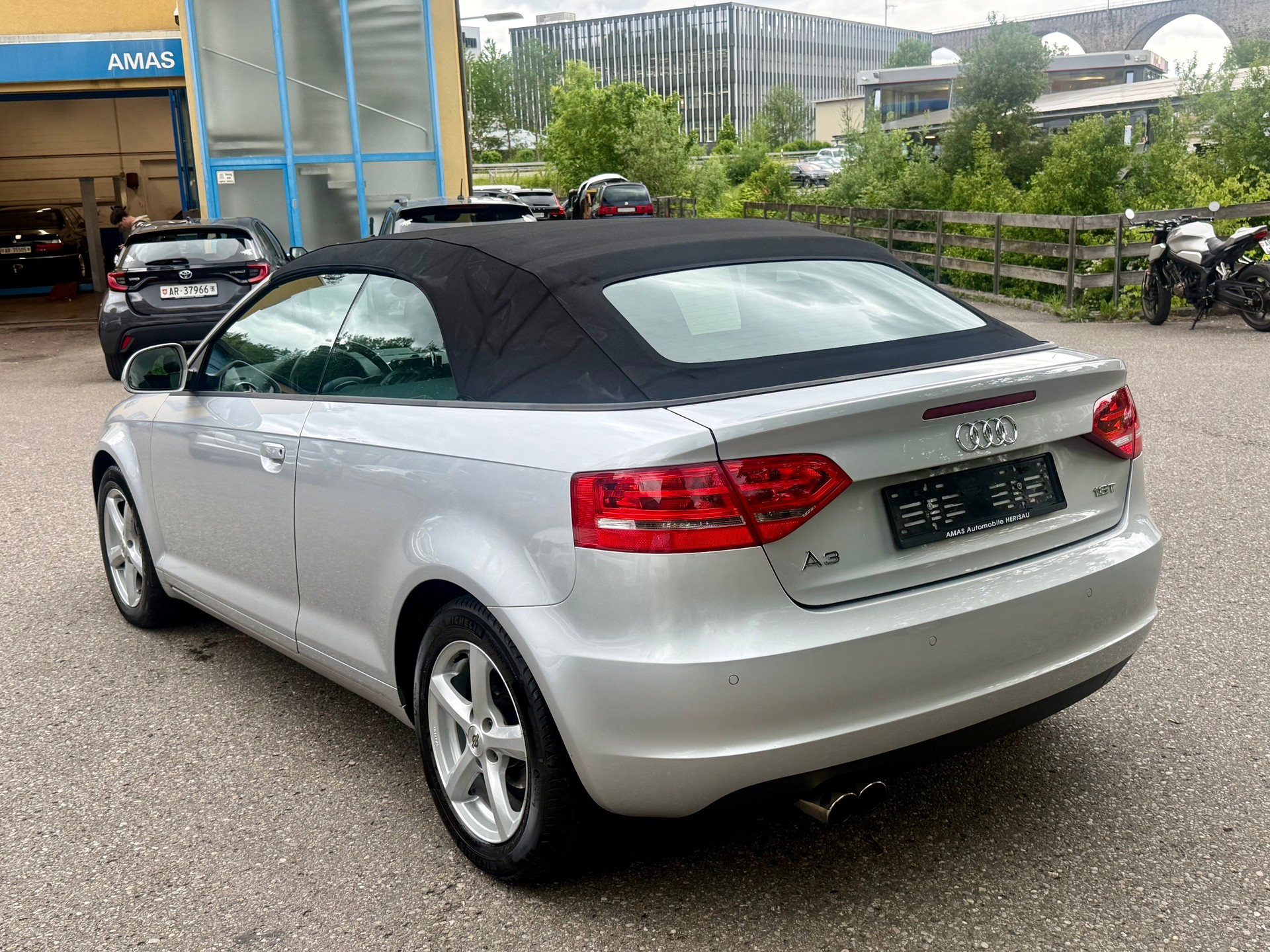 AUDI A3 Cabriolet 1.8 TFSI Ambition-image-9