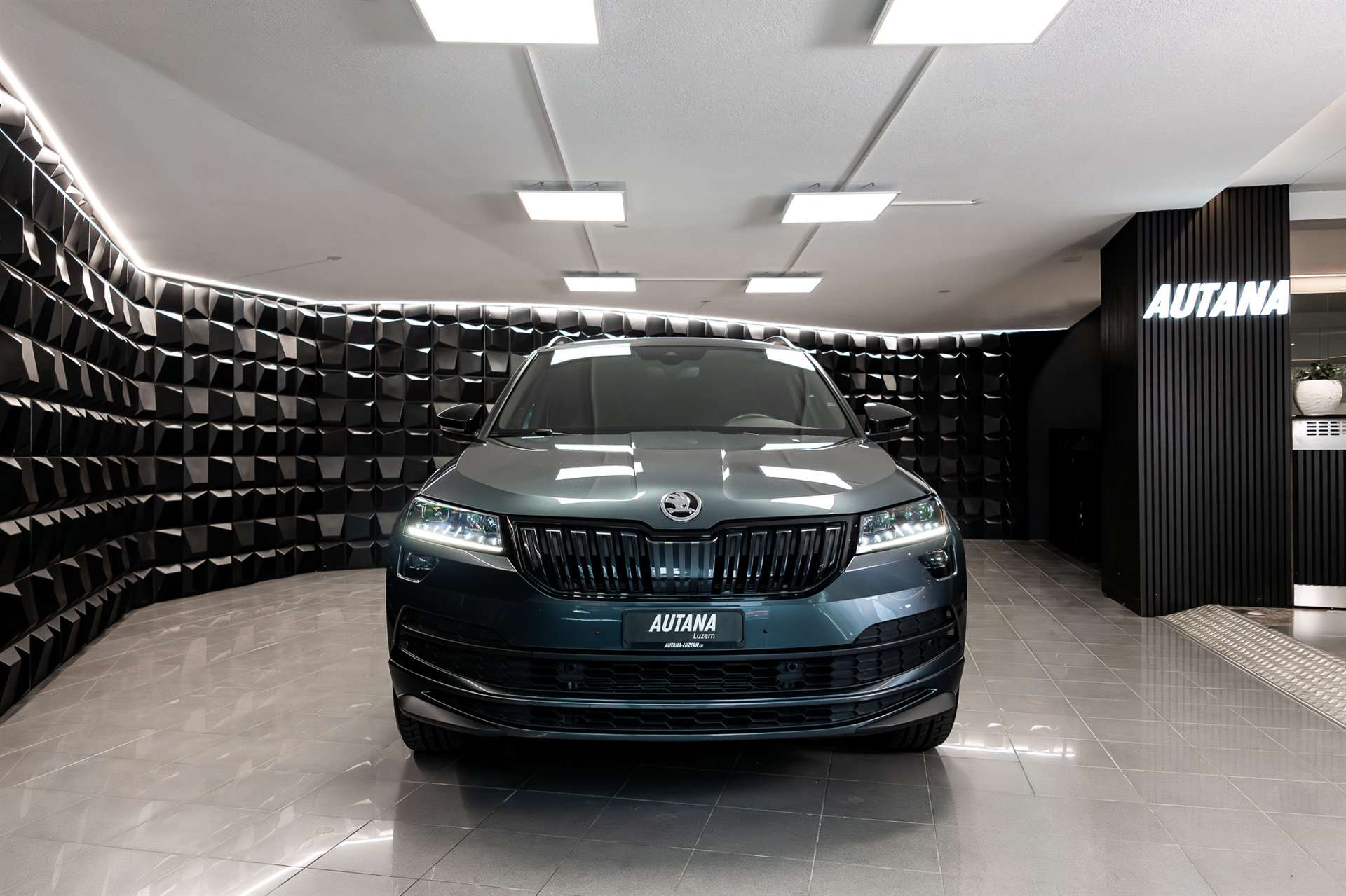 SKODA Karoq 2.0 TDI SCR SportLine 4x4 DSG-showroom-element-3