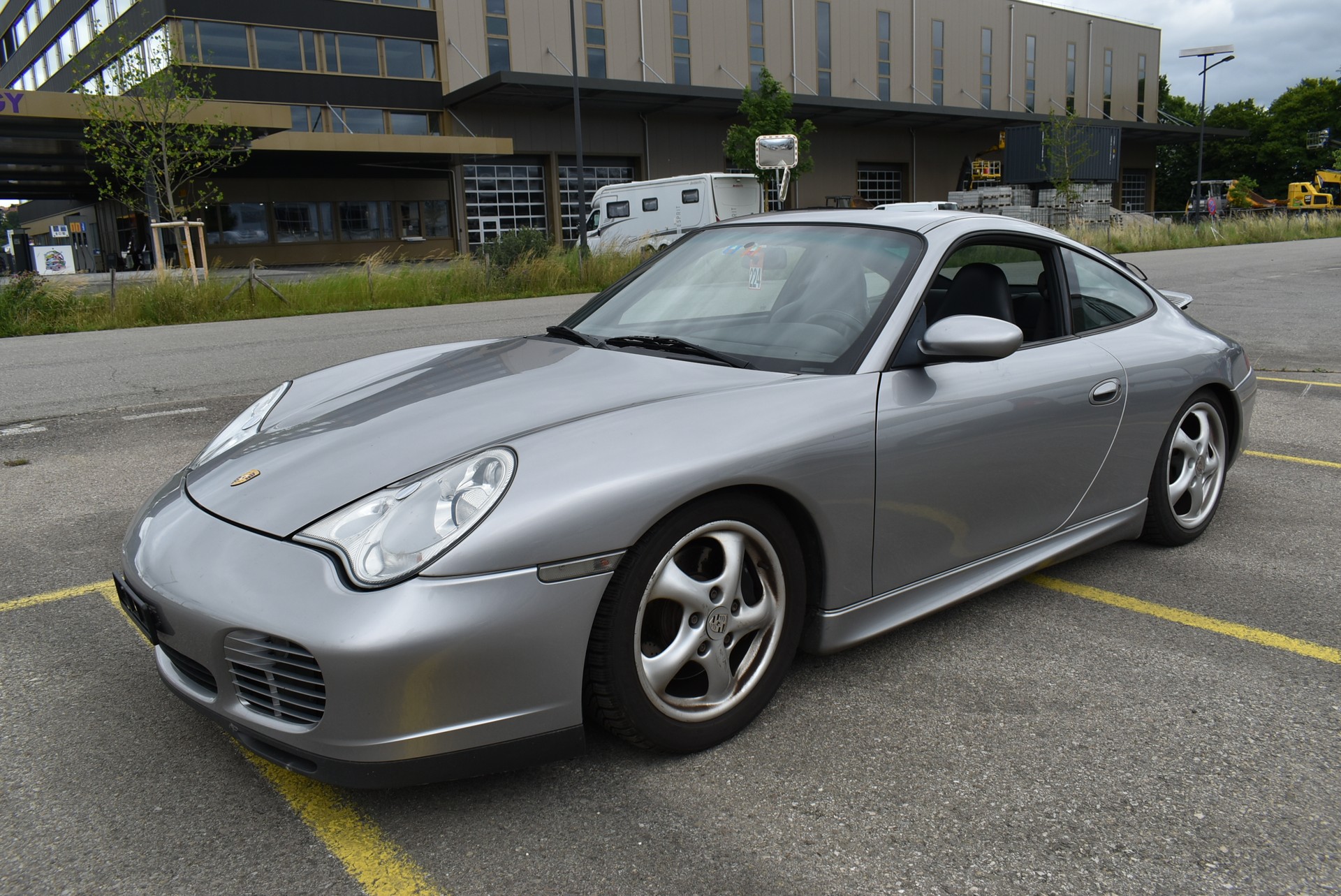PORSCHE 911 Carrera 4 S-image-10