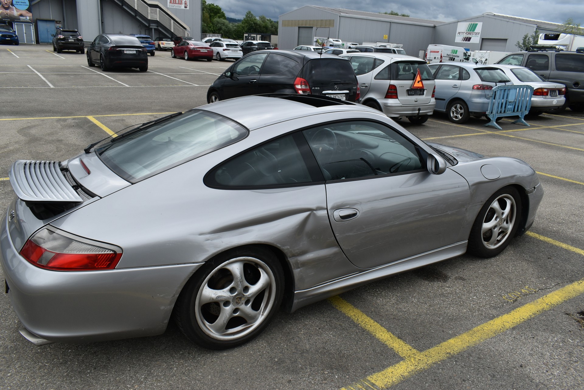 PORSCHE 911 Carrera 4 S-image-9