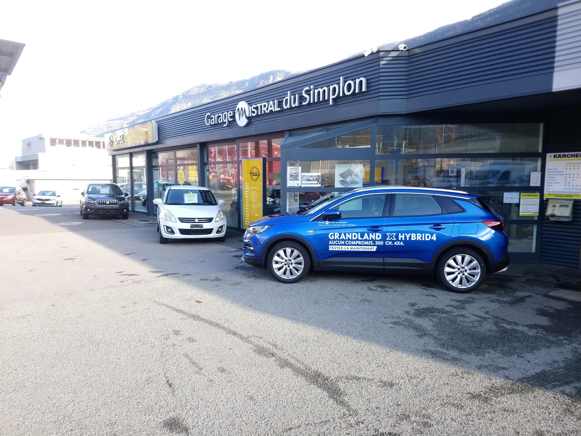 SUZUKI Swift 1.2 Compact+ Hybrid 4x4-showroom-element-2