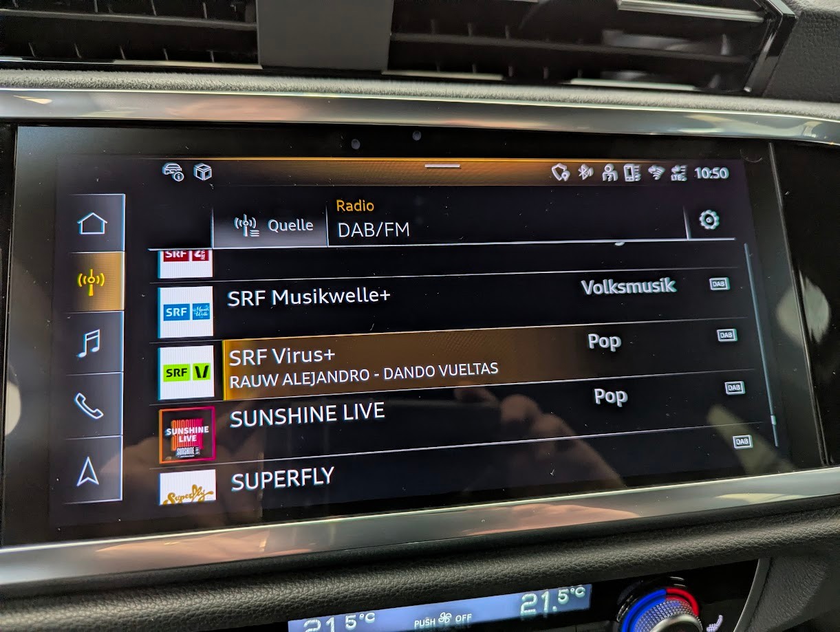 AUDI Q3 2.0 40 TDI S line quattro S-Tronic*CH-AUTO 2x S-LINE MATRIX-LED NAVI CAM AHK 2'200KG UVM*-image-13