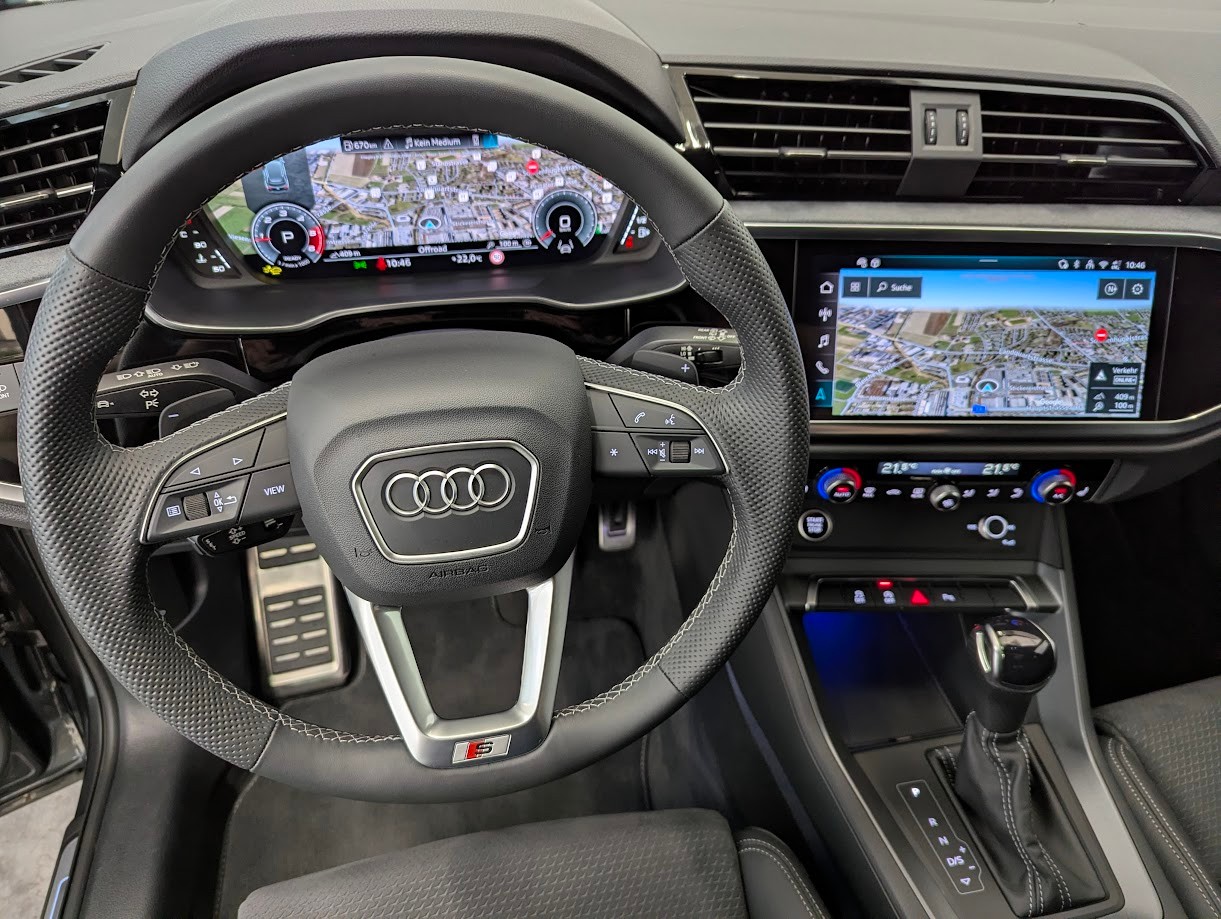 AUDI Q3 2.0 40 TDI S line quattro S-Tronic*CH-AUTO 2x S-LINE MATRIX-LED NAVI CAM AHK 2'200KG UVM*-image-7