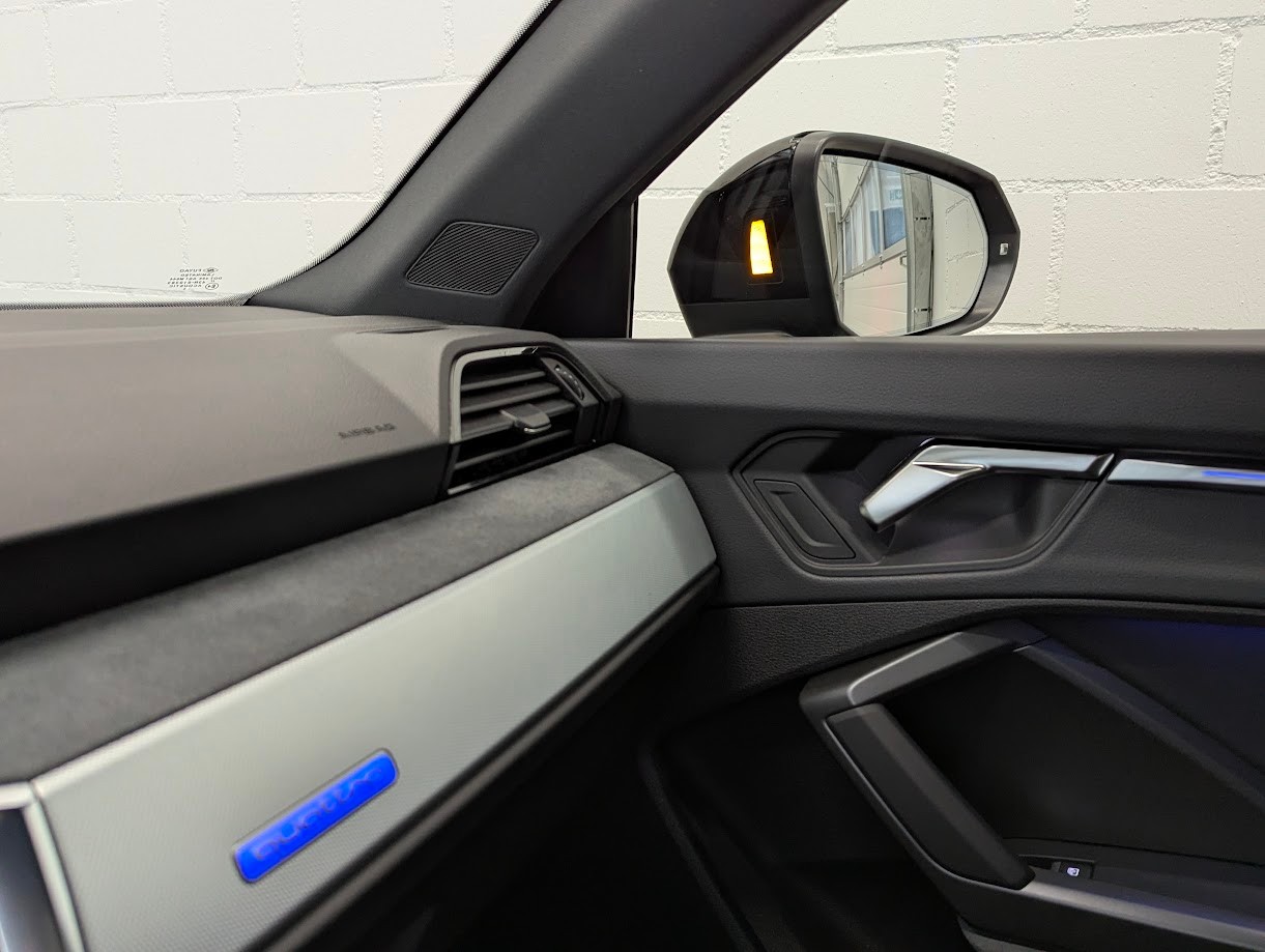 AUDI Q3 2.0 40 TDI S line quattro S-Tronic*CH-AUTO 2x S-LINE MATRIX-LED NAVI CAM AHK 2'200KG UVM*-image-23
