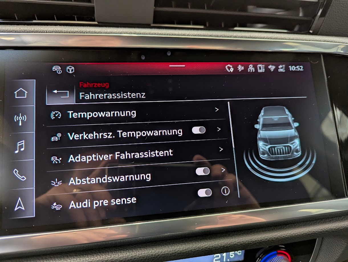 AUDI Q3 2.0 40 TDI S line quattro S-Tronic*CH-AUTO 2x S-LINE MATRIX-LED NAVI CAM AHK 2'200KG UVM*-image-19
