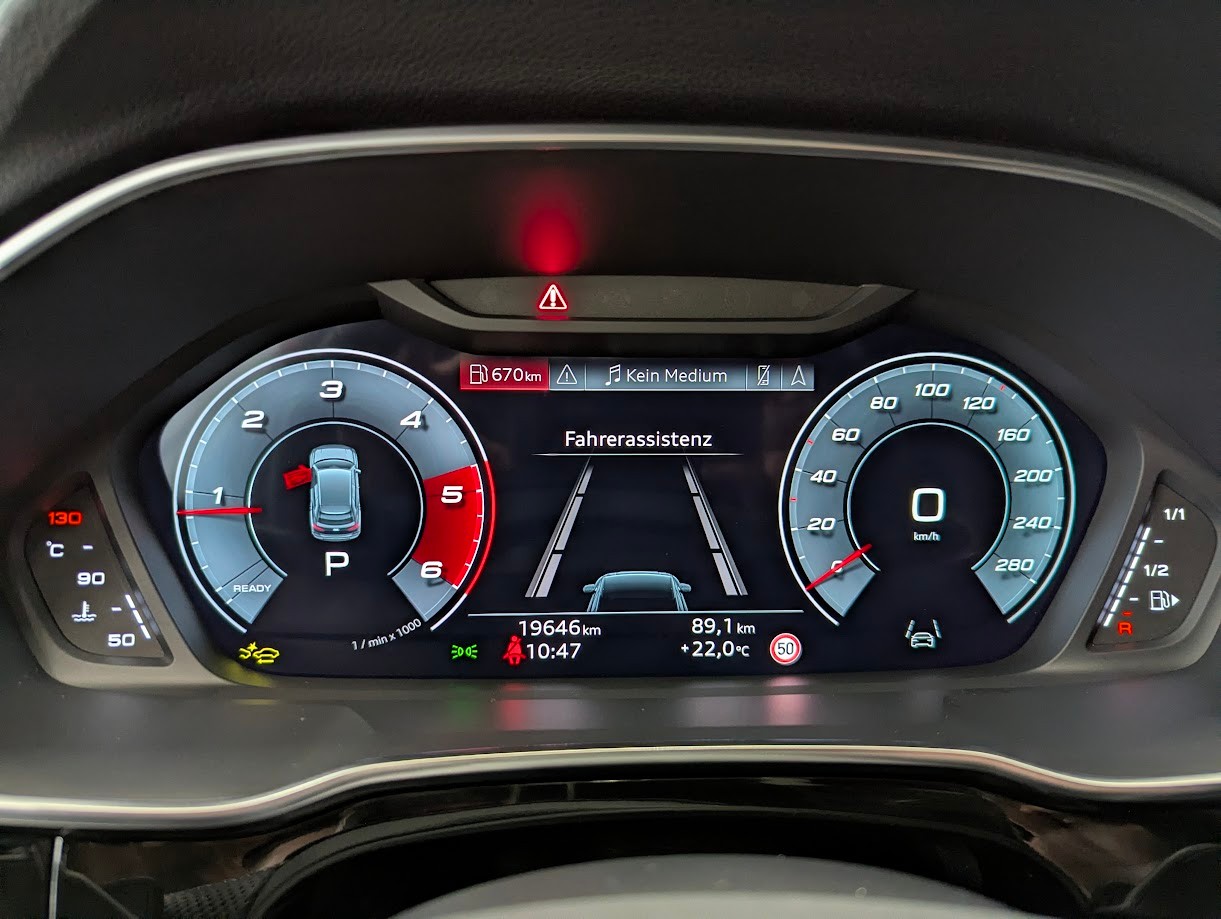 AUDI Q3 2.0 40 TDI S line quattro S-Tronic*CH-AUTO 2x S-LINE MATRIX-LED NAVI CAM AHK 2'200KG UVM*-image-8