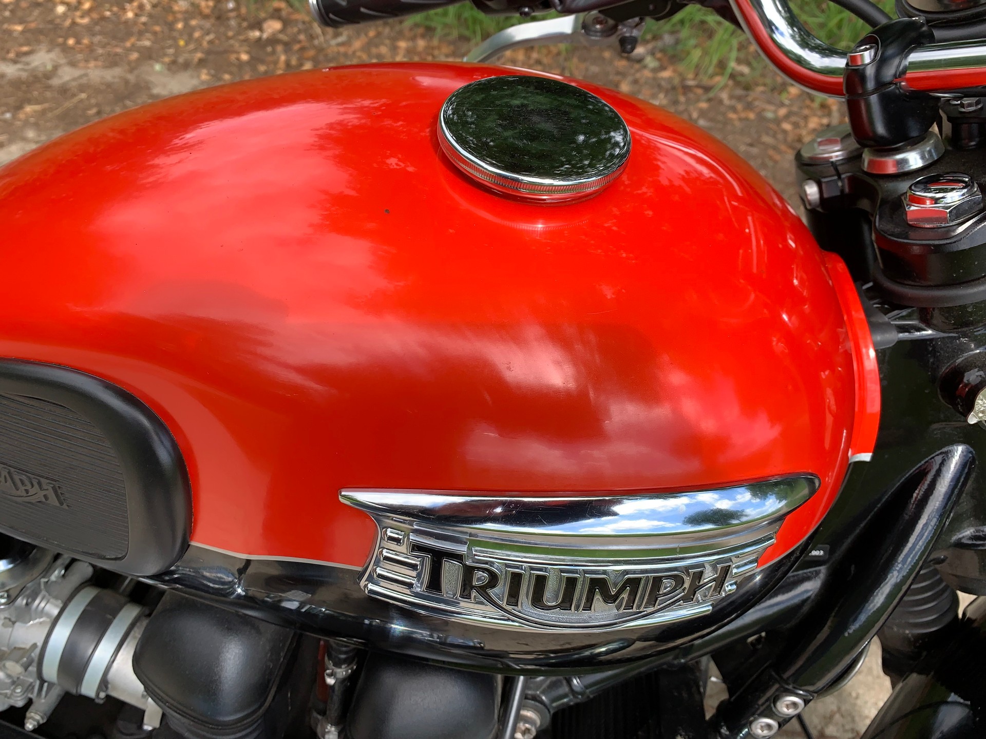 TRIUMPH Bonneville 900 i T 100-image-5