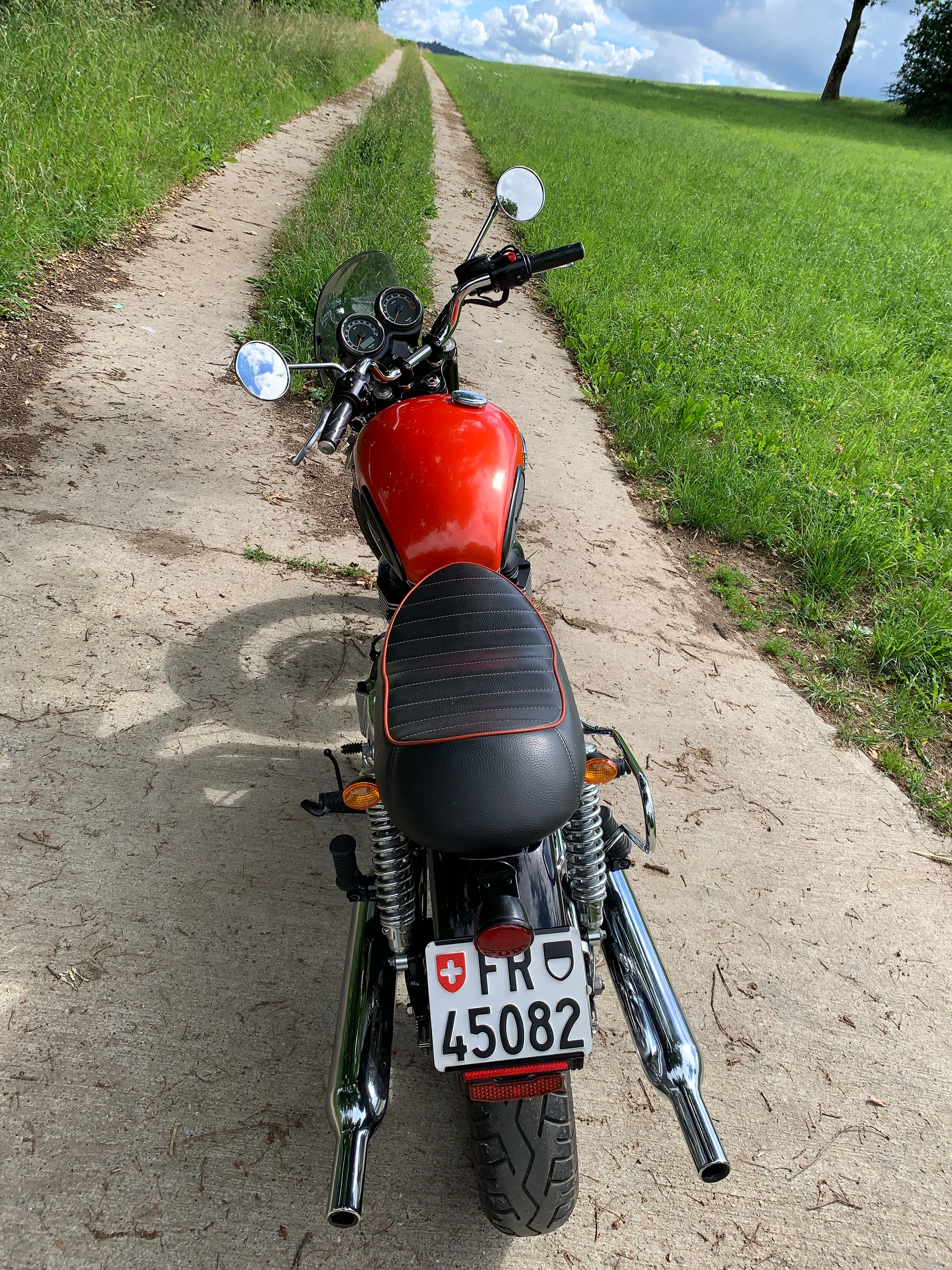 TRIUMPH Bonneville 900 i T 100-image-6