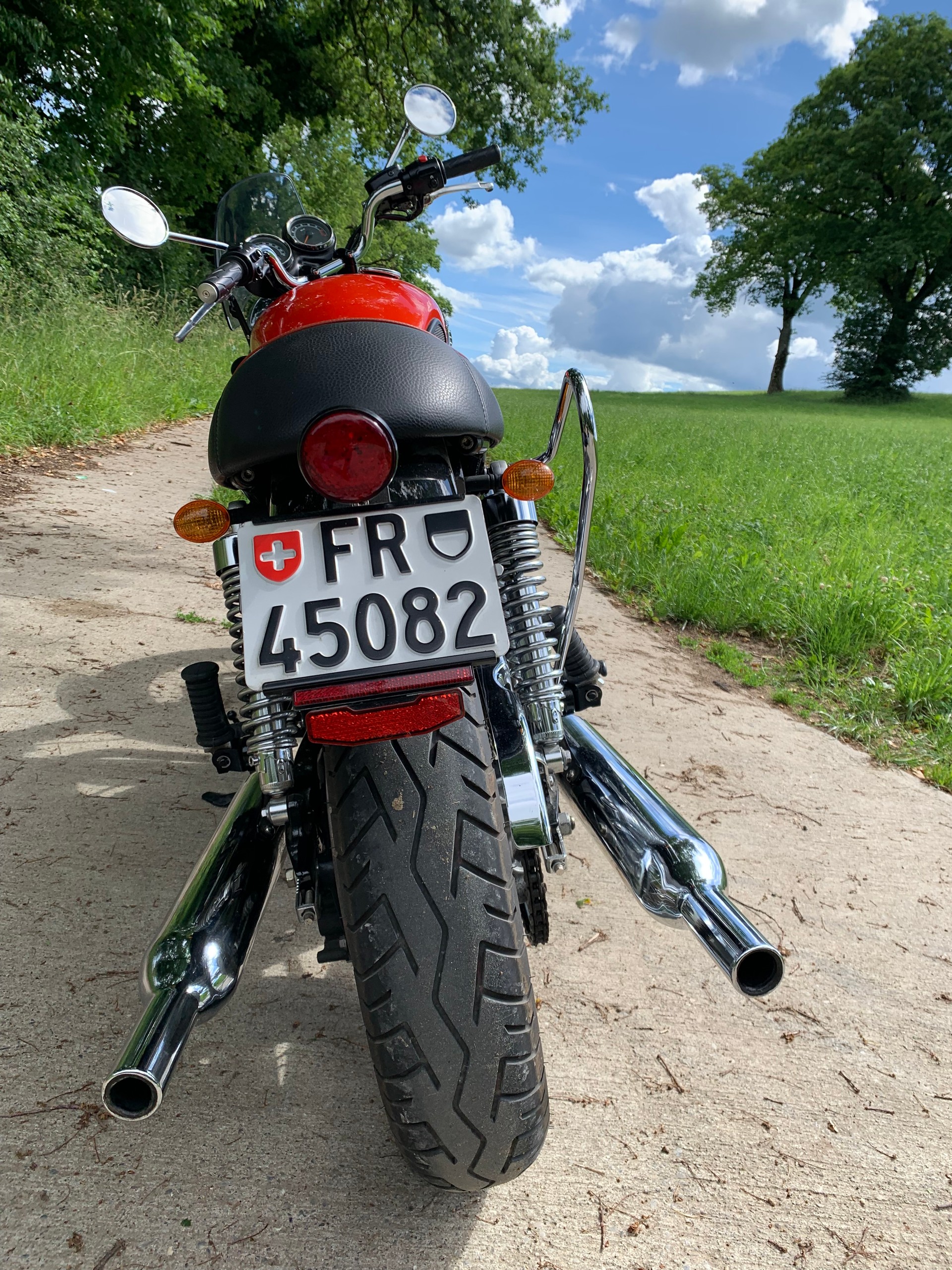 TRIUMPH Bonneville 900 i T 100-image-2