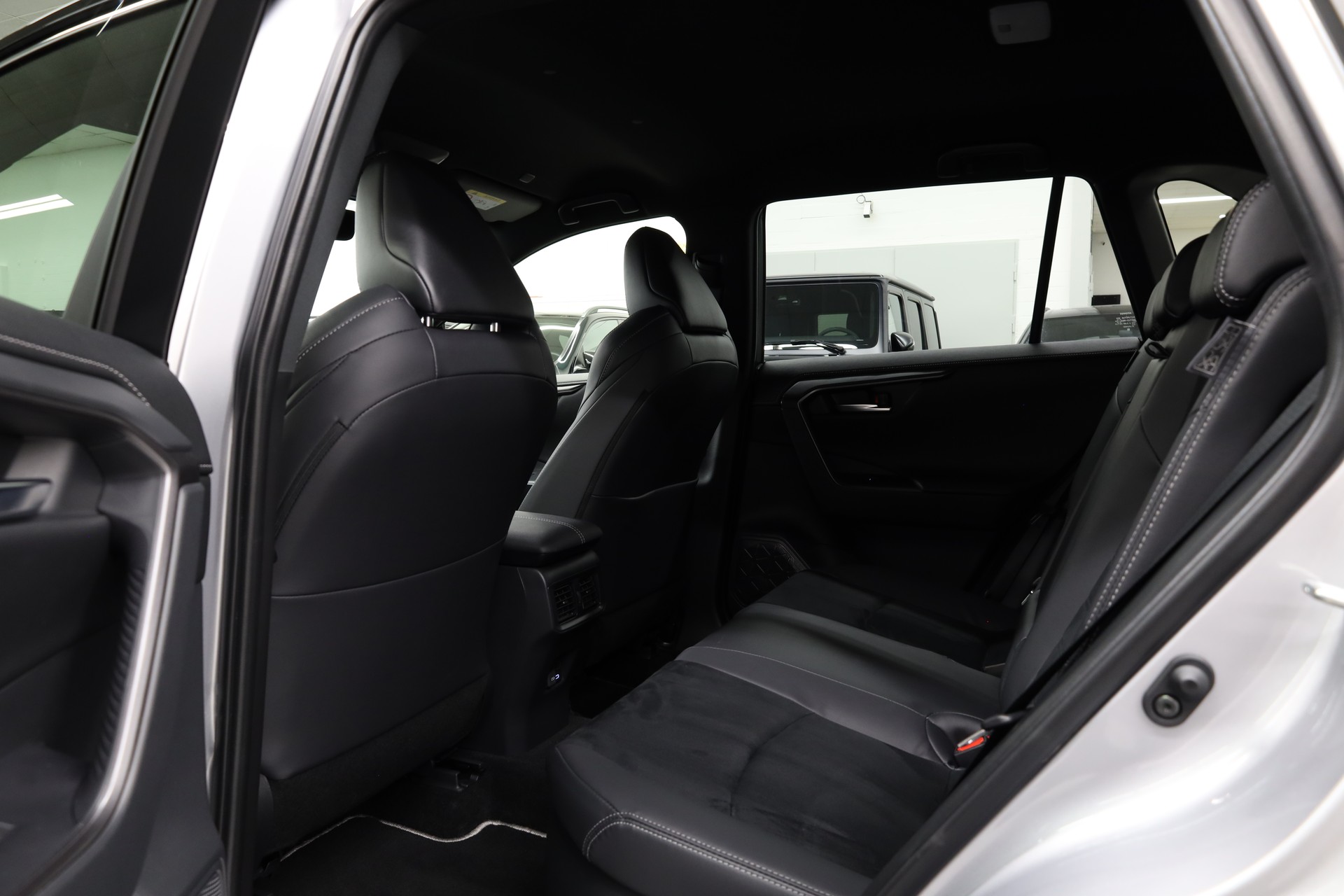 TOYOTA RAV-4 2.5 HEV GR Sport e-CVT 4WD-image-23