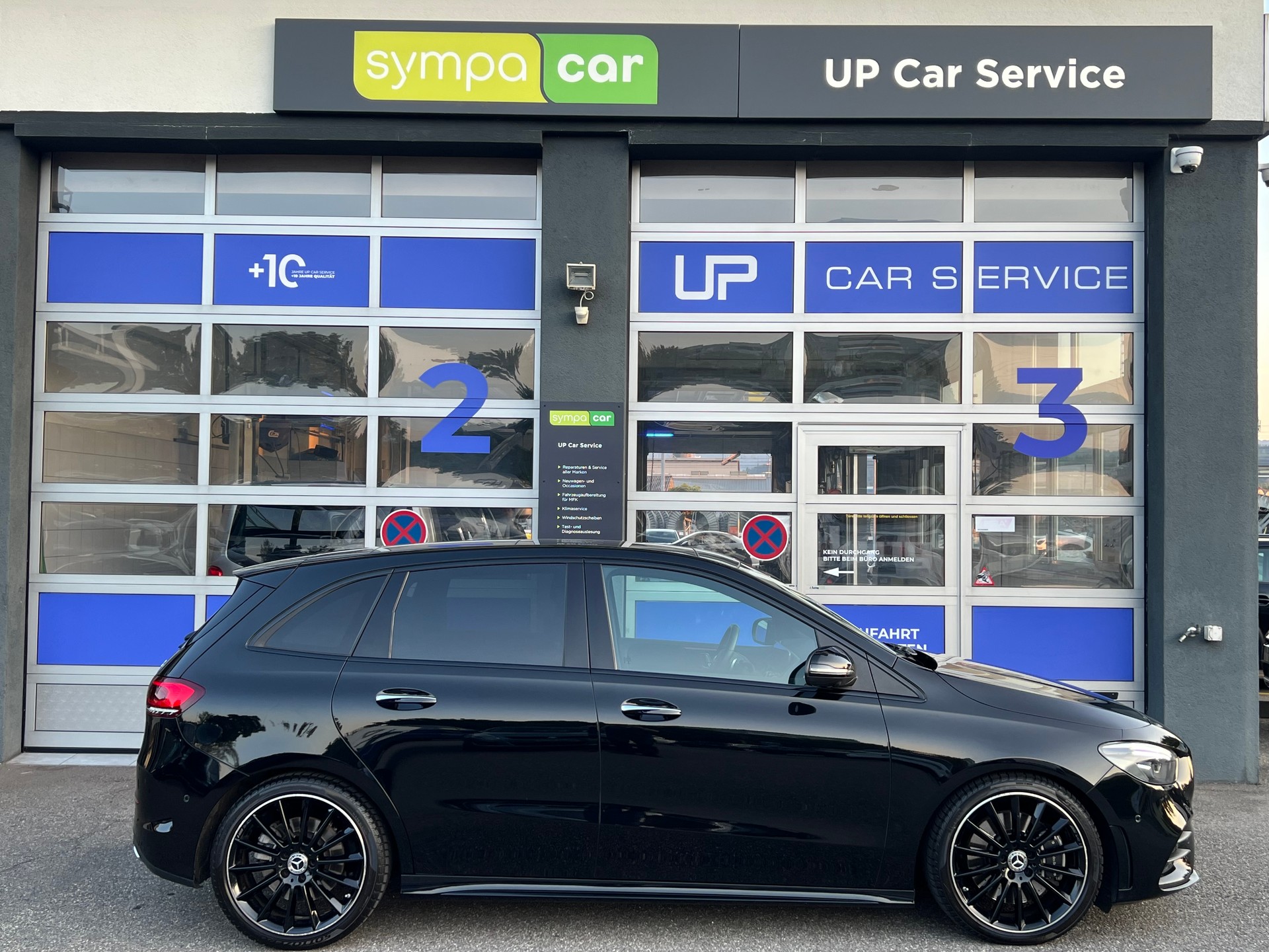 MERCEDES-BENZ B 250 4Matic AMG Line * MJ 2020 * Vollausstattung * AHK 1.8T *-showroom-element-3