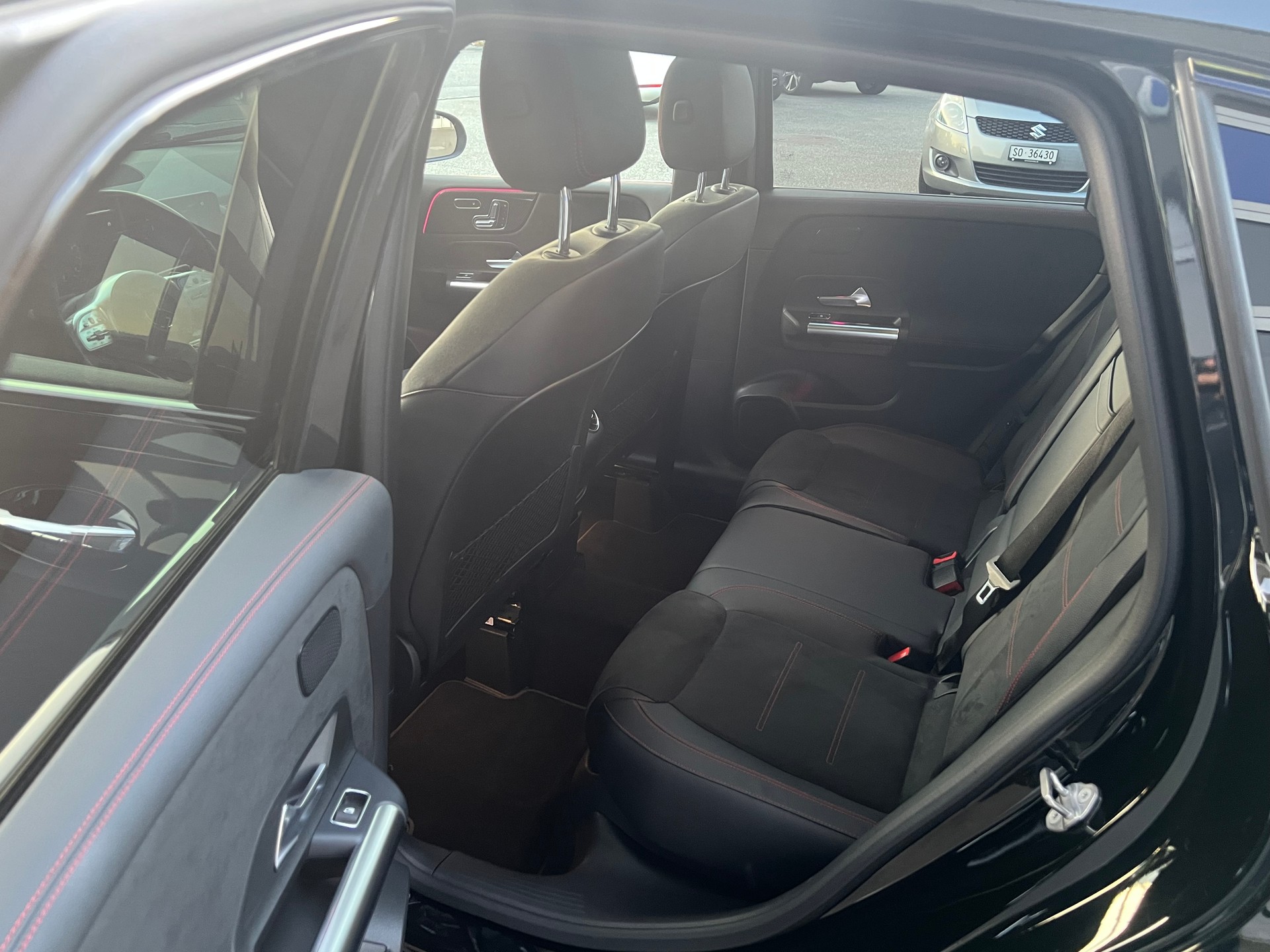 MERCEDES-BENZ B 250 4Matic AMG Line * MJ 2020 * Vollausstattung * AHK 1.8T *-image-12