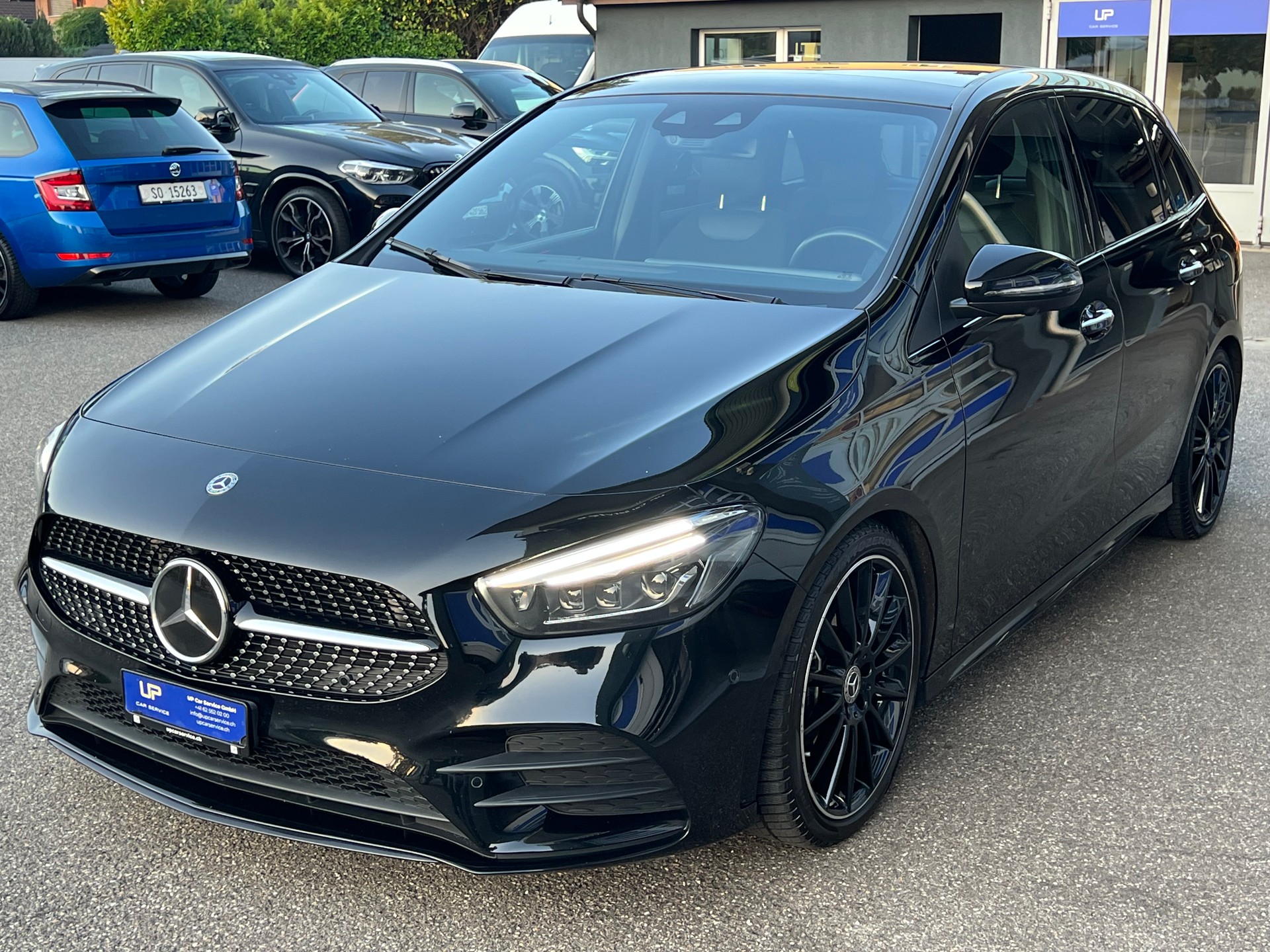 MERCEDES-BENZ B 250 4Matic AMG Line * MJ 2020 * Vollausstattung * AHK 1.8T *-showroom-element-1