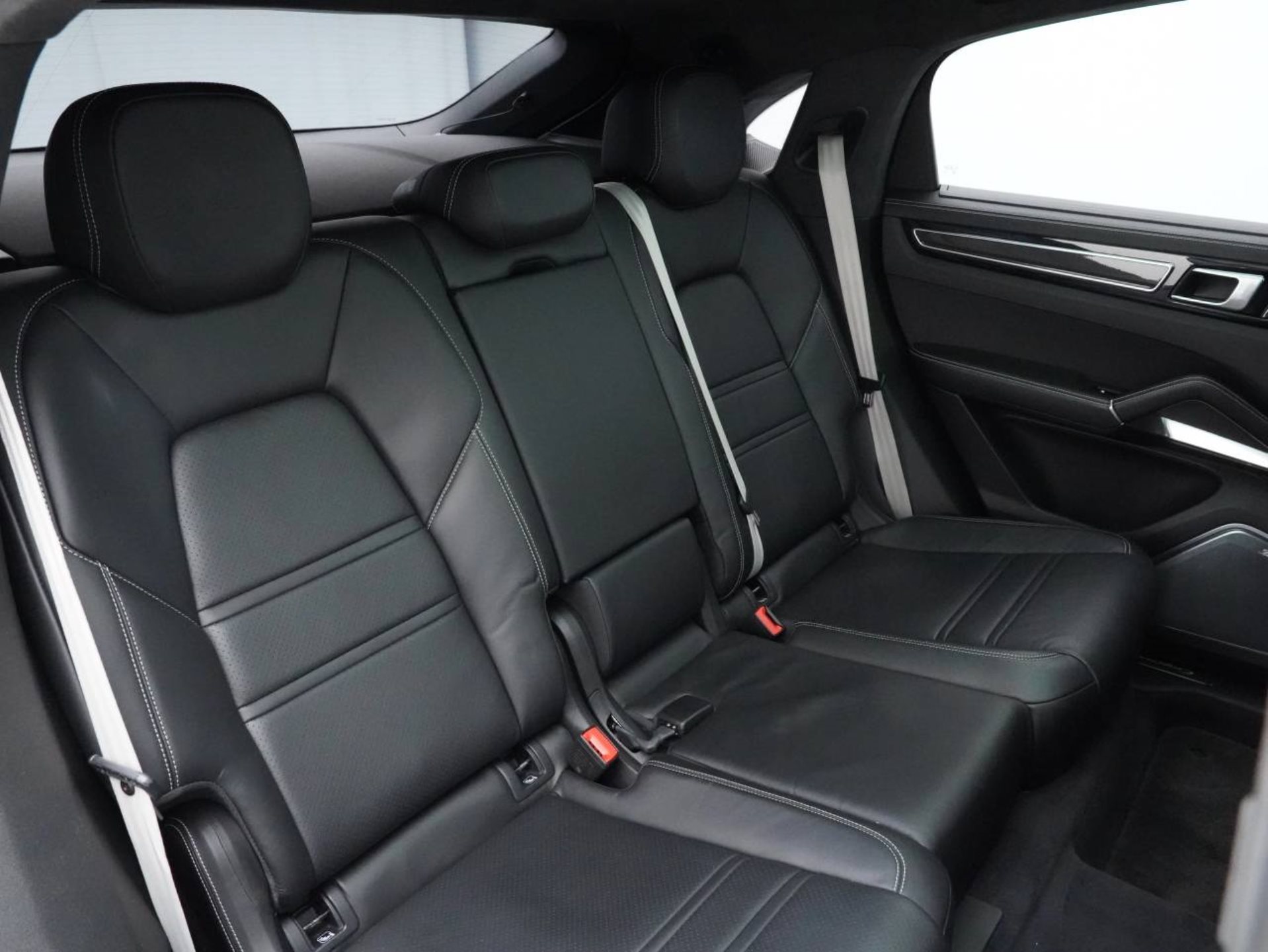 PORSCHE Cayenne Turbo S E-Hybrid Coupé-image-30