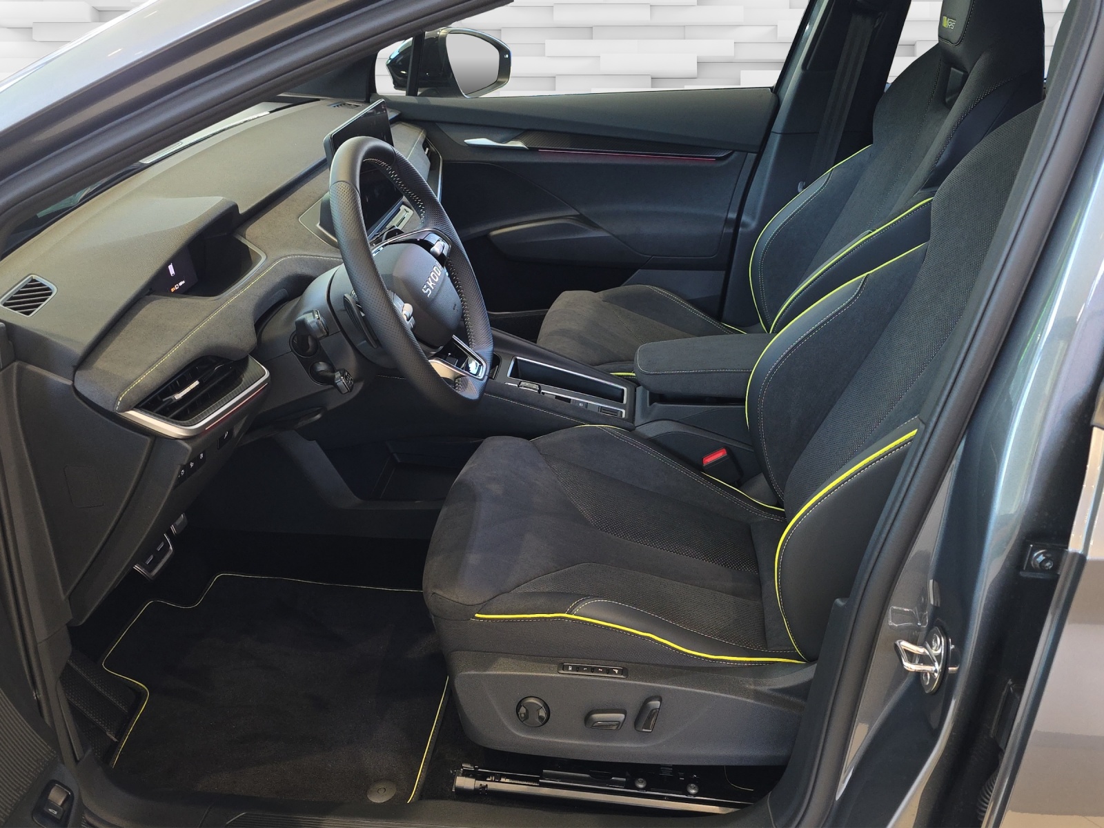 SKODA Elroq RS 4x4-image-4