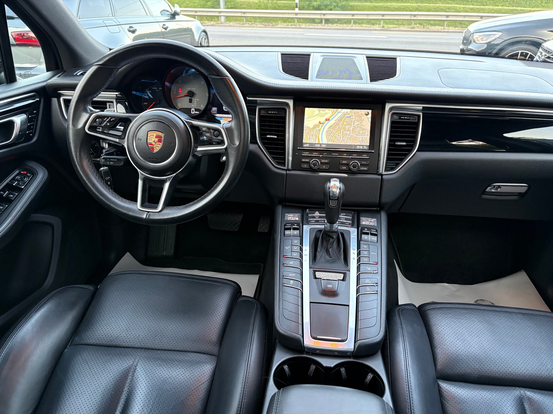 PORSCHE Macan S Diesel PDK-image-9