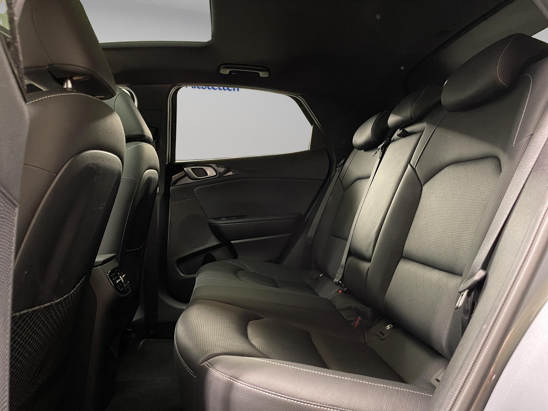 KIA XCeed 1.5 T-GDi MHEV GT-Line-image-8