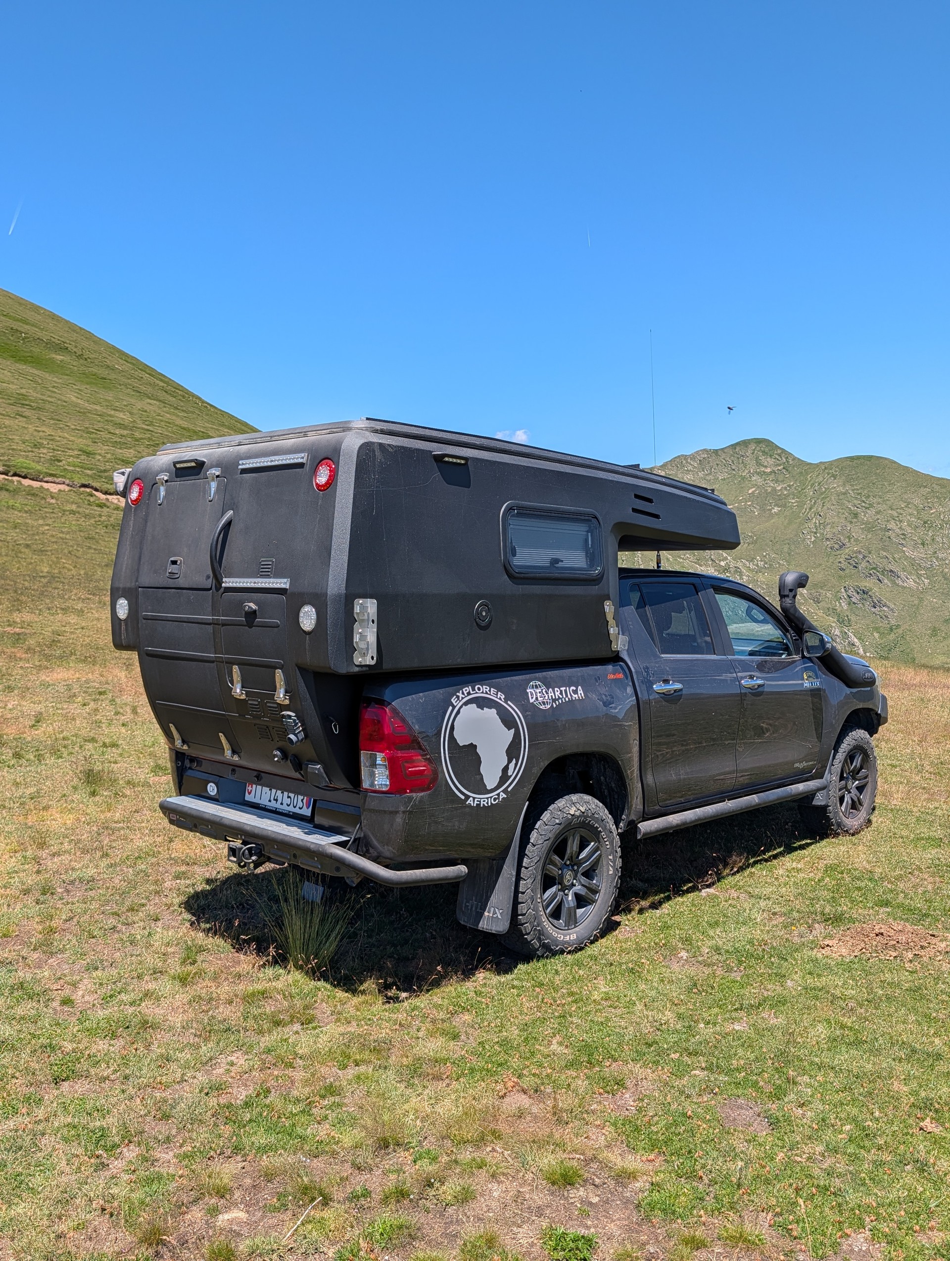 TOYOTA Hilux Double Cab 2.4 D-4D-image-1