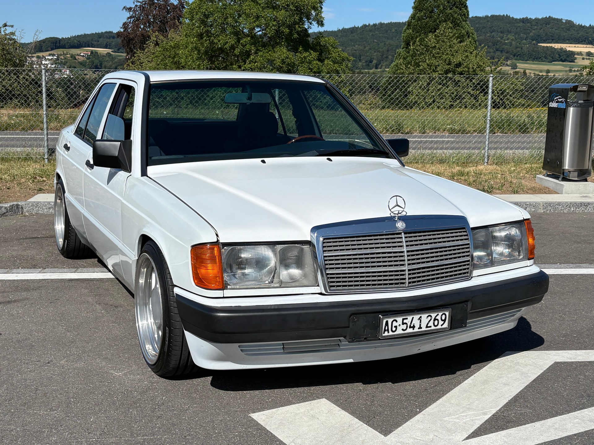MERCEDES-BENZ 190 E 2.3