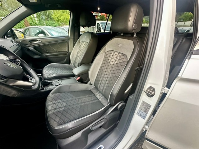 VW Tiguan 2.0TSI R-Line 4Motion DSG-image-12