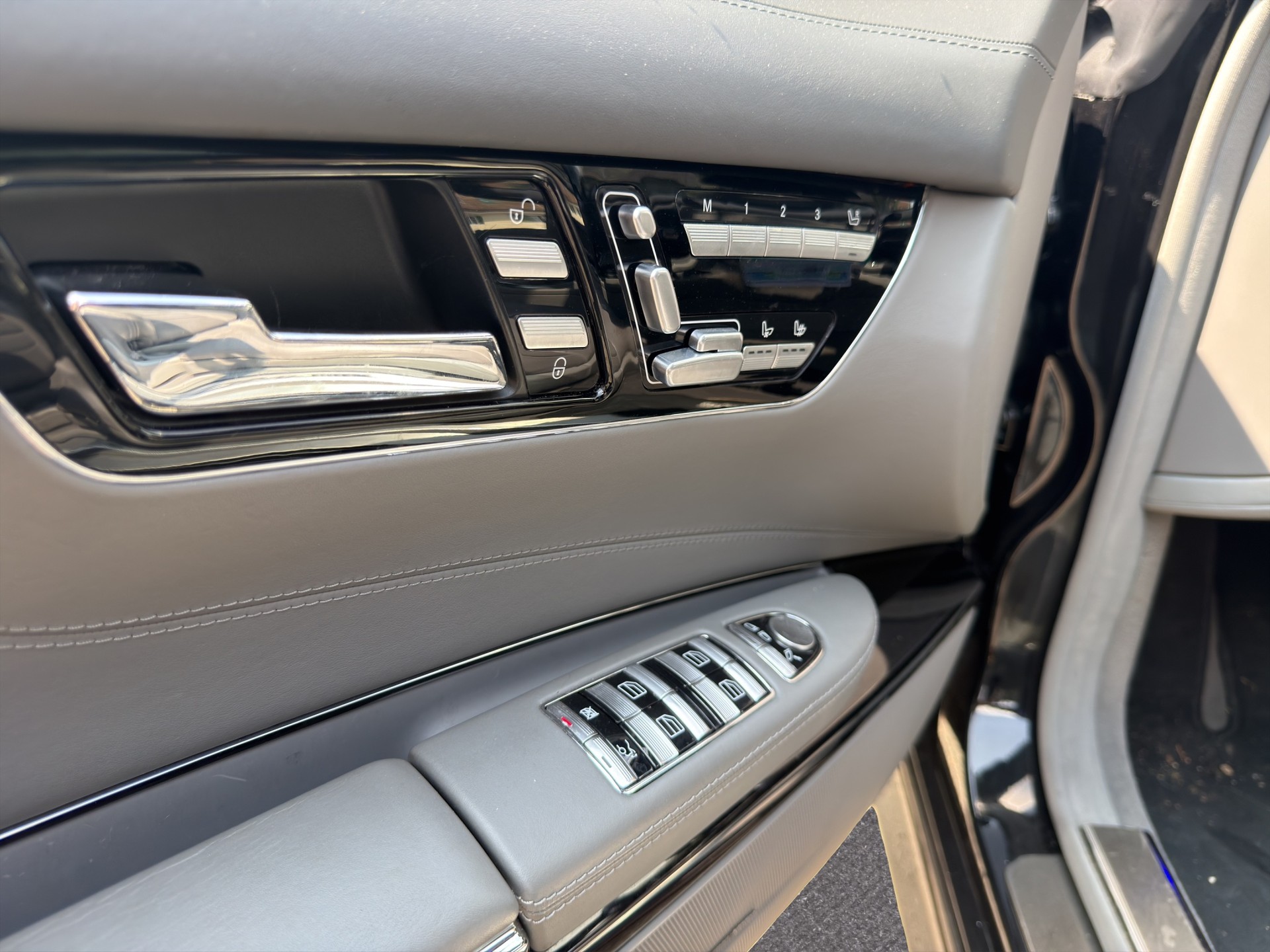 MERCEDES-BENZ CL 63 AMG 7G-Tronic-image-11