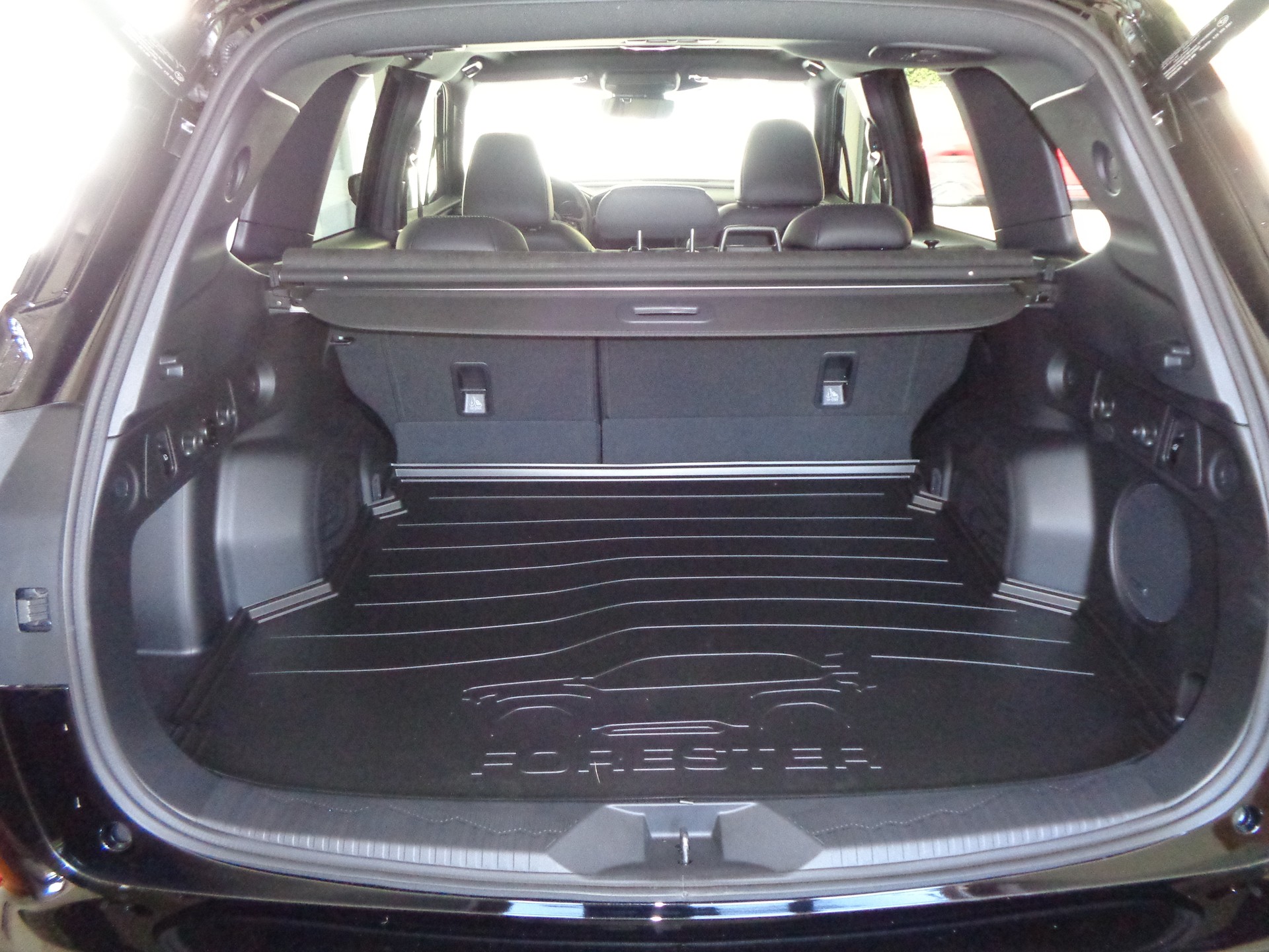 SUBARU Forester 2.0i e-Boxer Sport Lineartronic-image-8